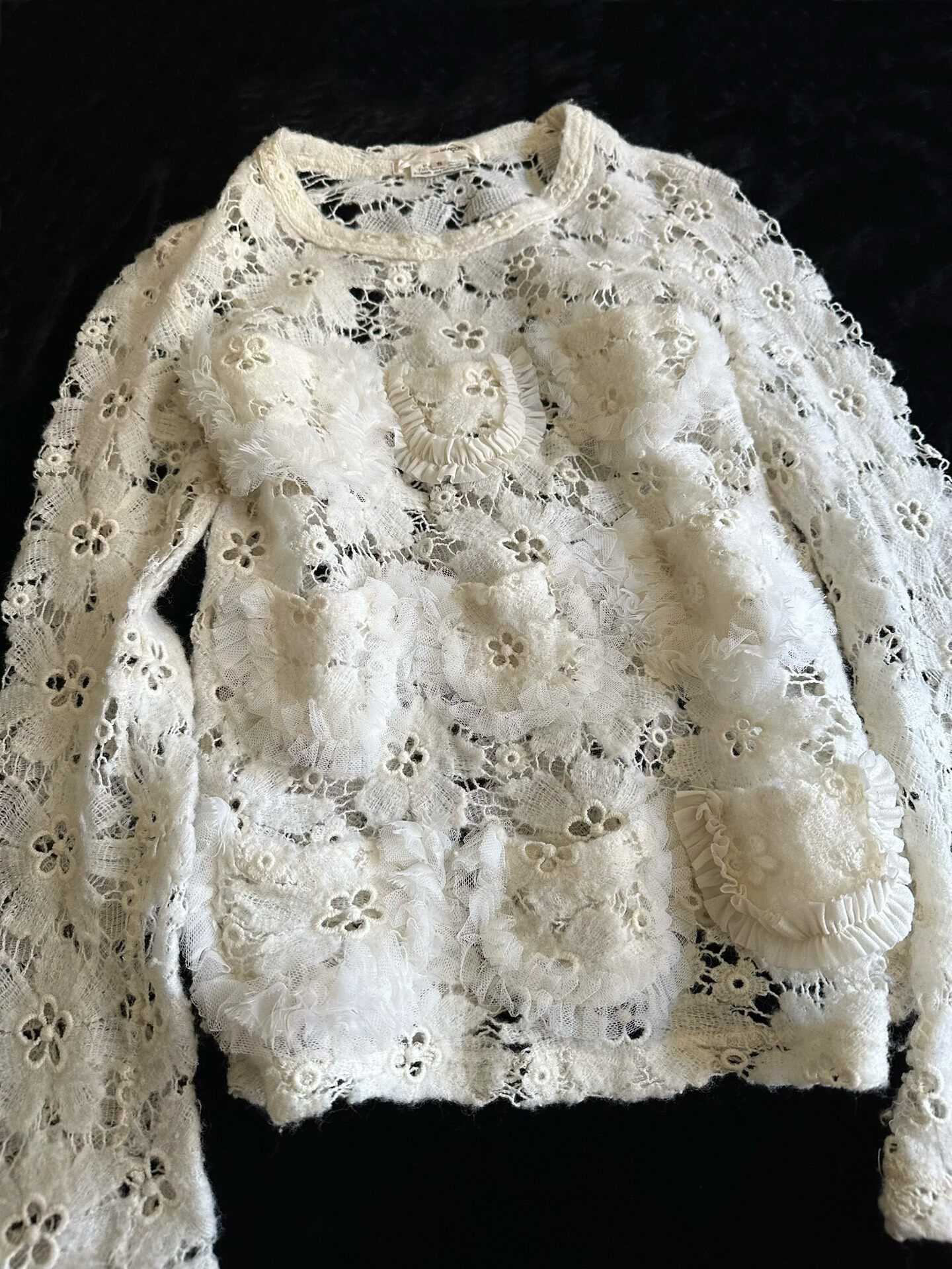 Comme des Garcons Cream Lace Top — detail