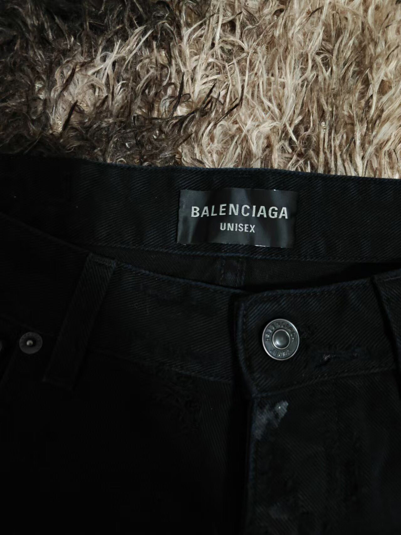 Balenciaga 23SS Destroyed Baggy Jeans — detail