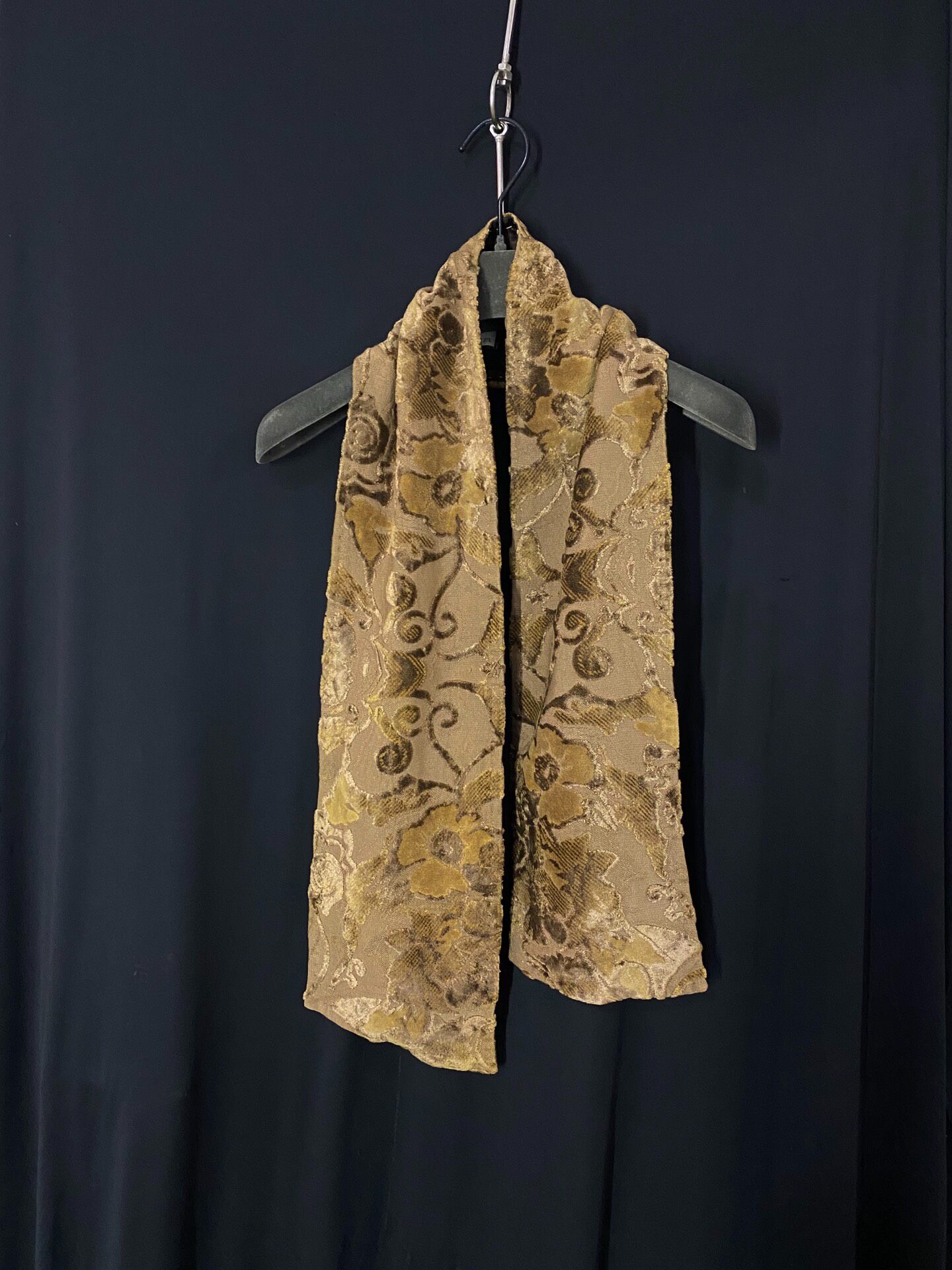 Ann Demeulemeester 1994 Velvet Floral Scarf — detail