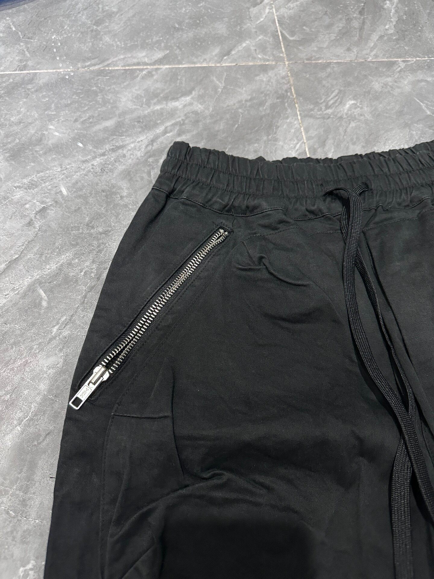 Grailz Multi-Pocket Cargo Pants — detail