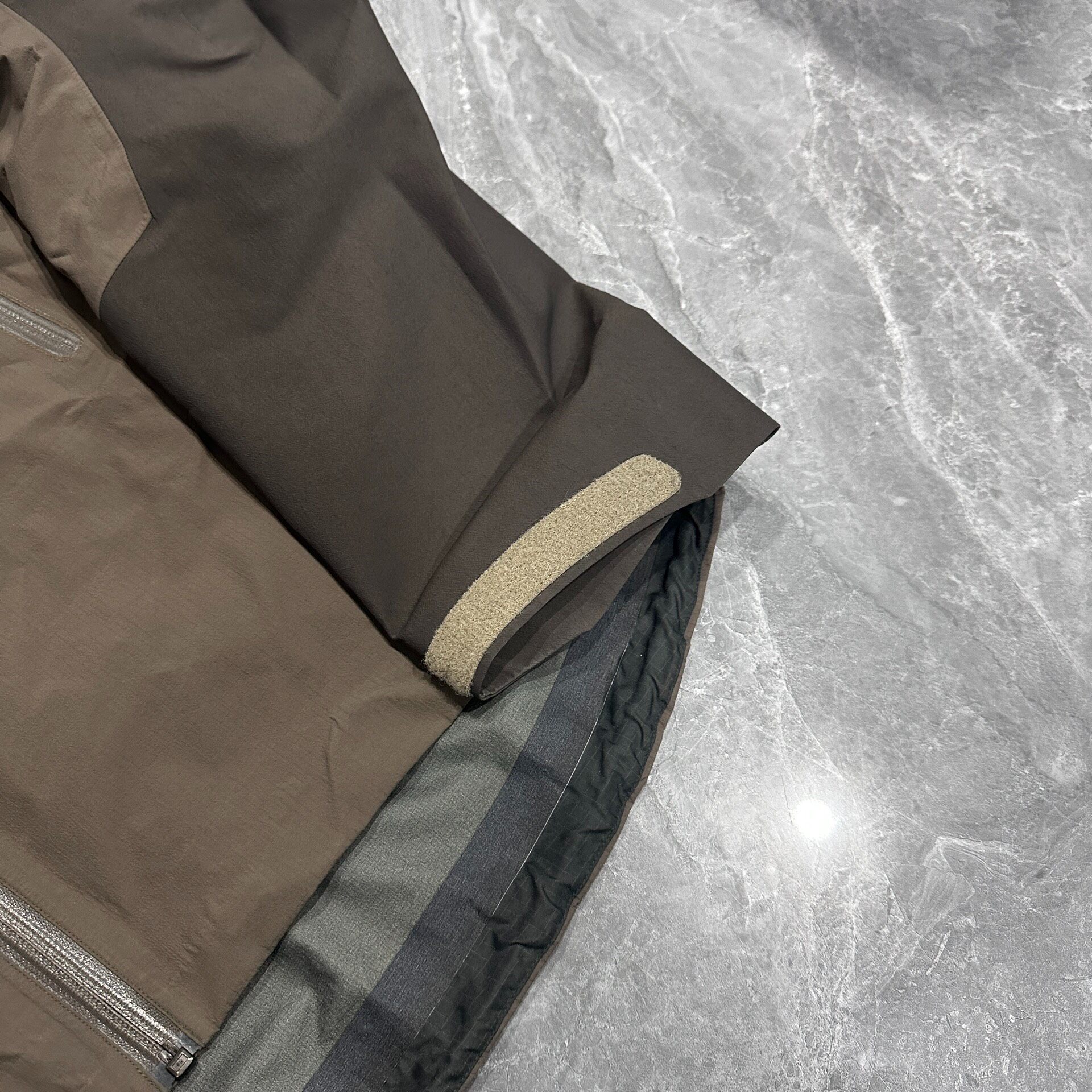 Arc'teryx Beta AR Brown Oneoff Jacket — label