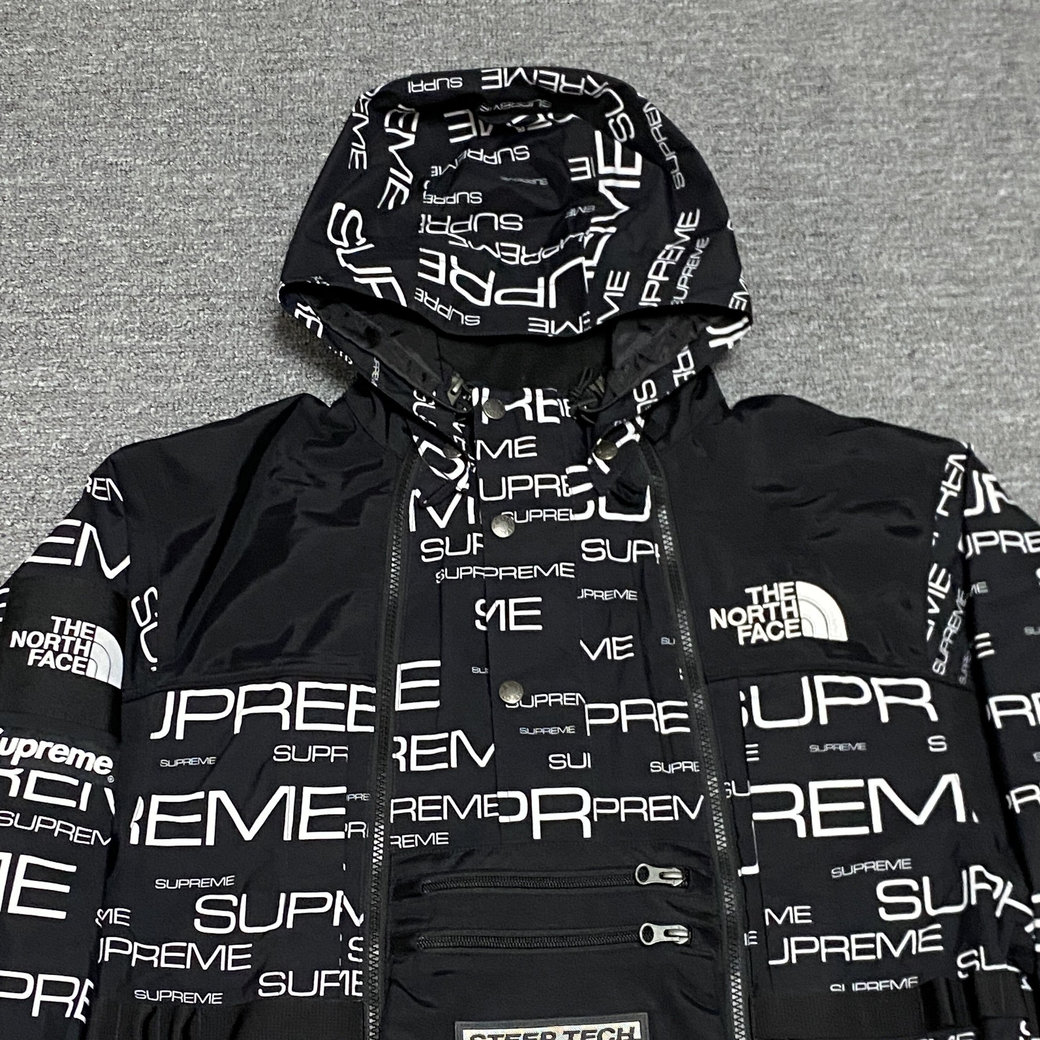Supreme x TNF 21FW Hooded Jacket — back