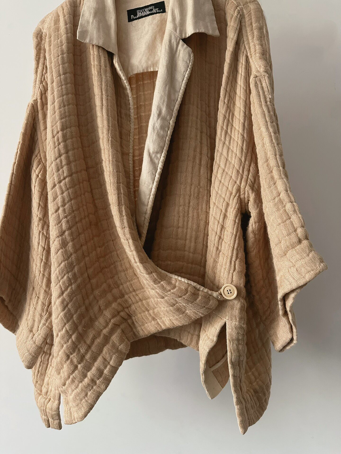 Issey Miyake 1991 Permanente Haori Top — detail