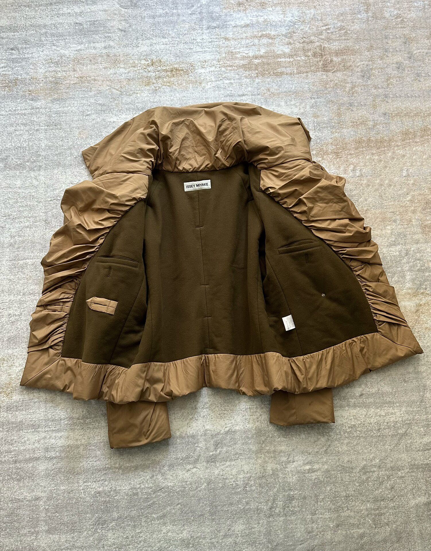Issey Miyake 1998 Runway Pleated Jacket — label