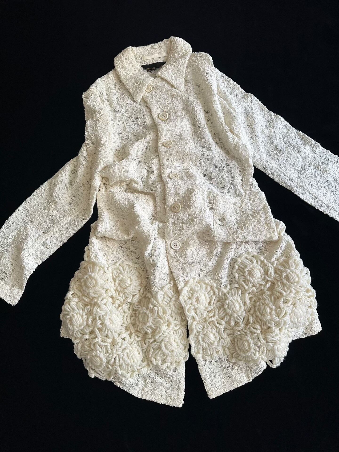 Comme des Garçons Cream Lace Coat — detail
