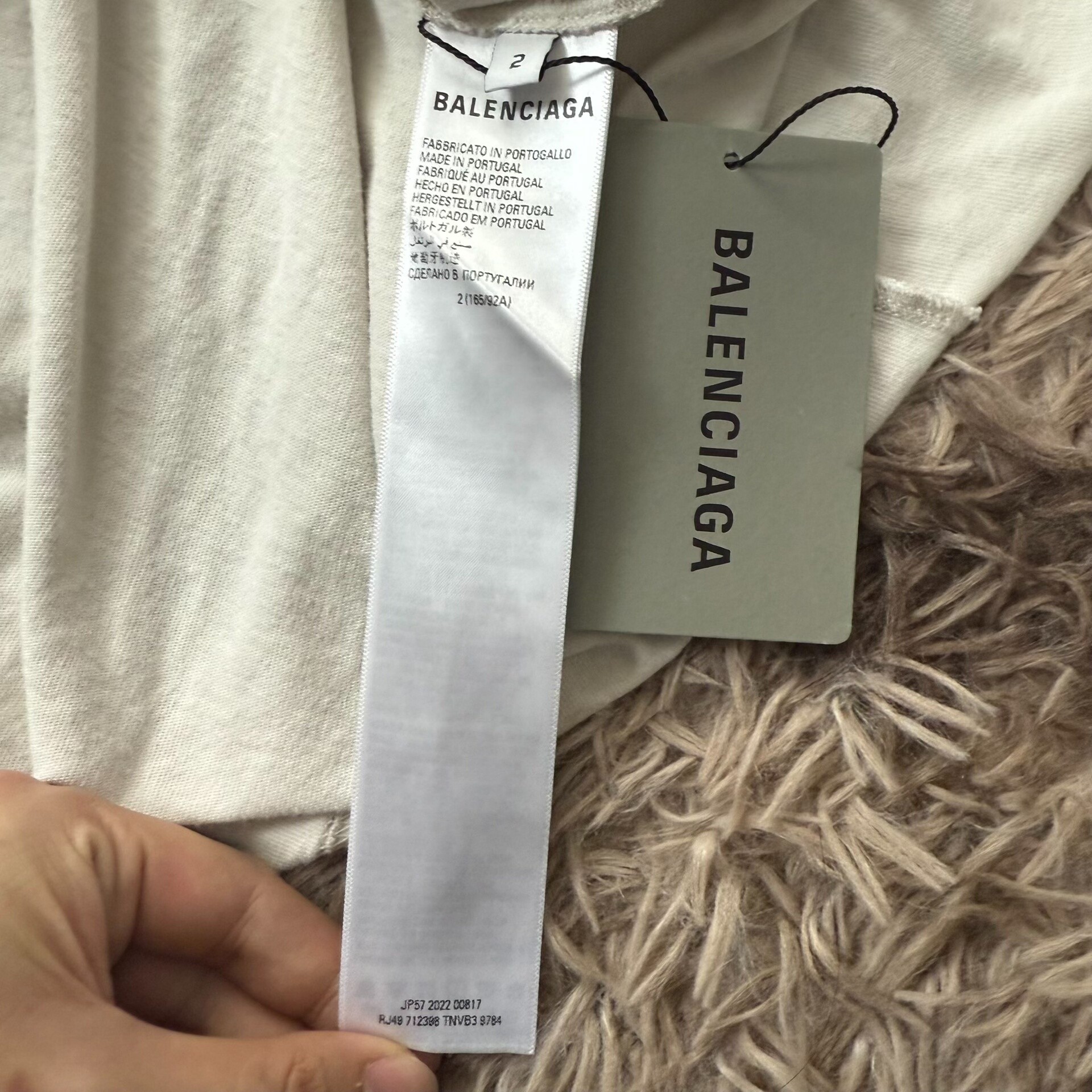 Balenciaga Apple Be Different T-shirt — label