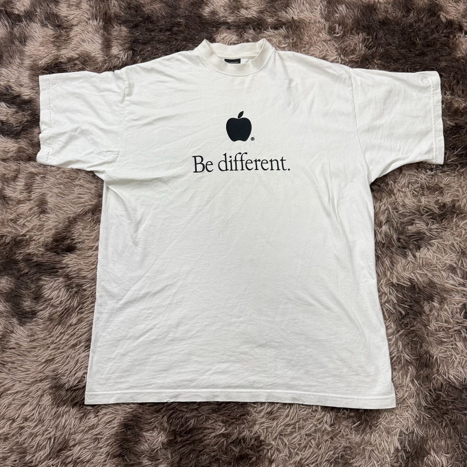 Balenciaga Apple Be Different T-shirt