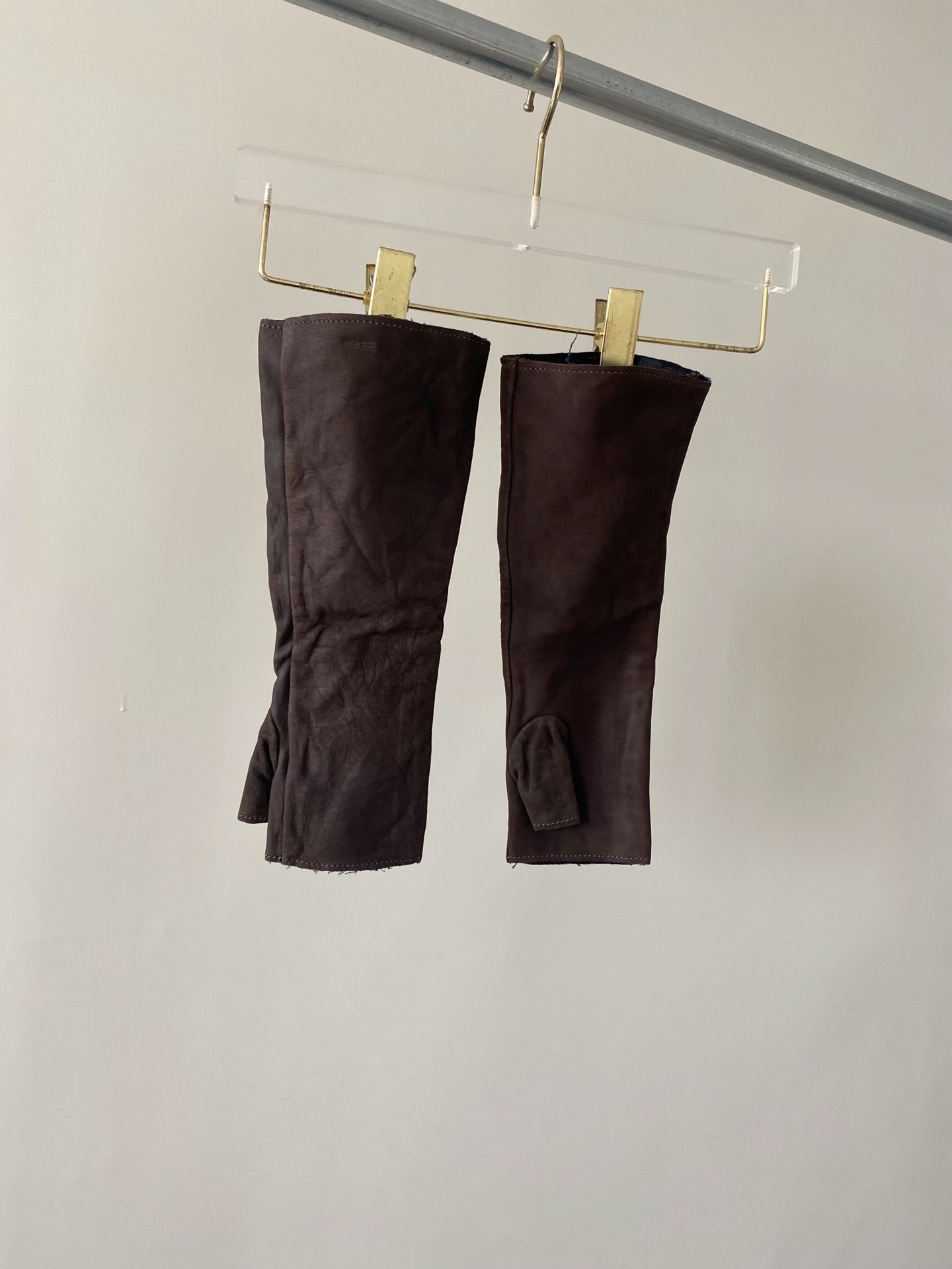 Julius 2003 Early Leather Gloves — back