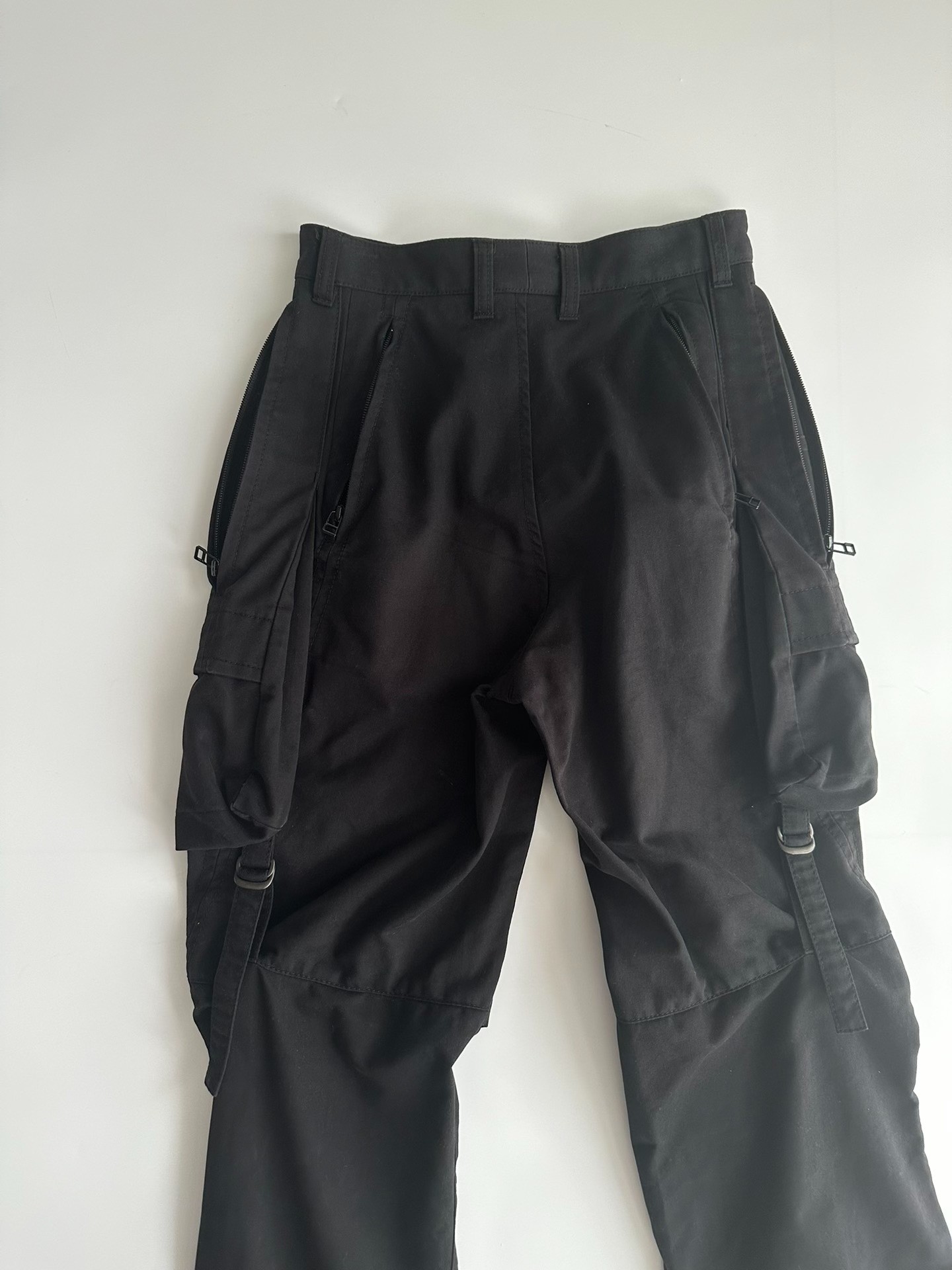 Issey Miyake Strap Cargo Pants — detail