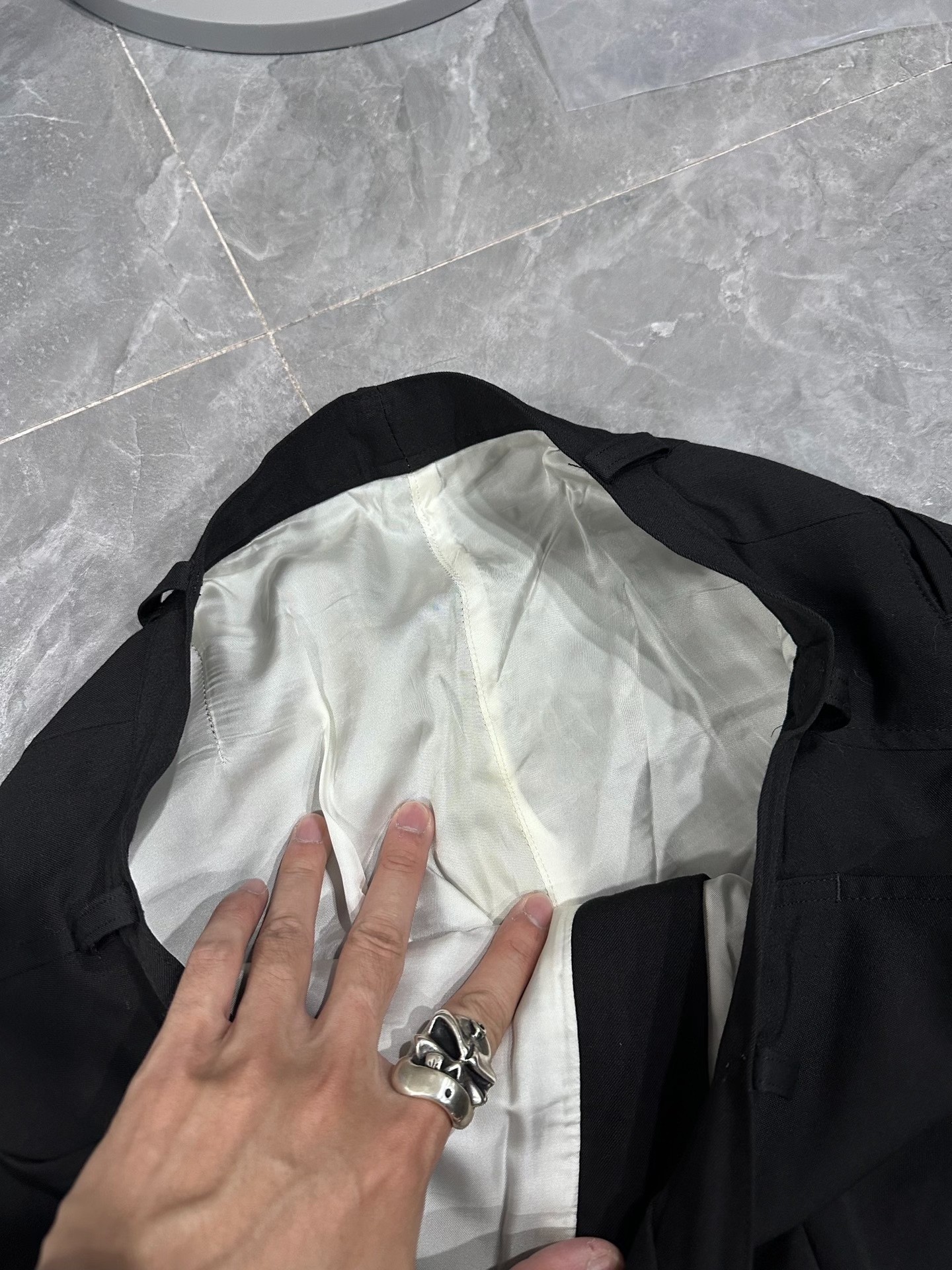 Sulvam Strap Zipper Suit Trousers — label