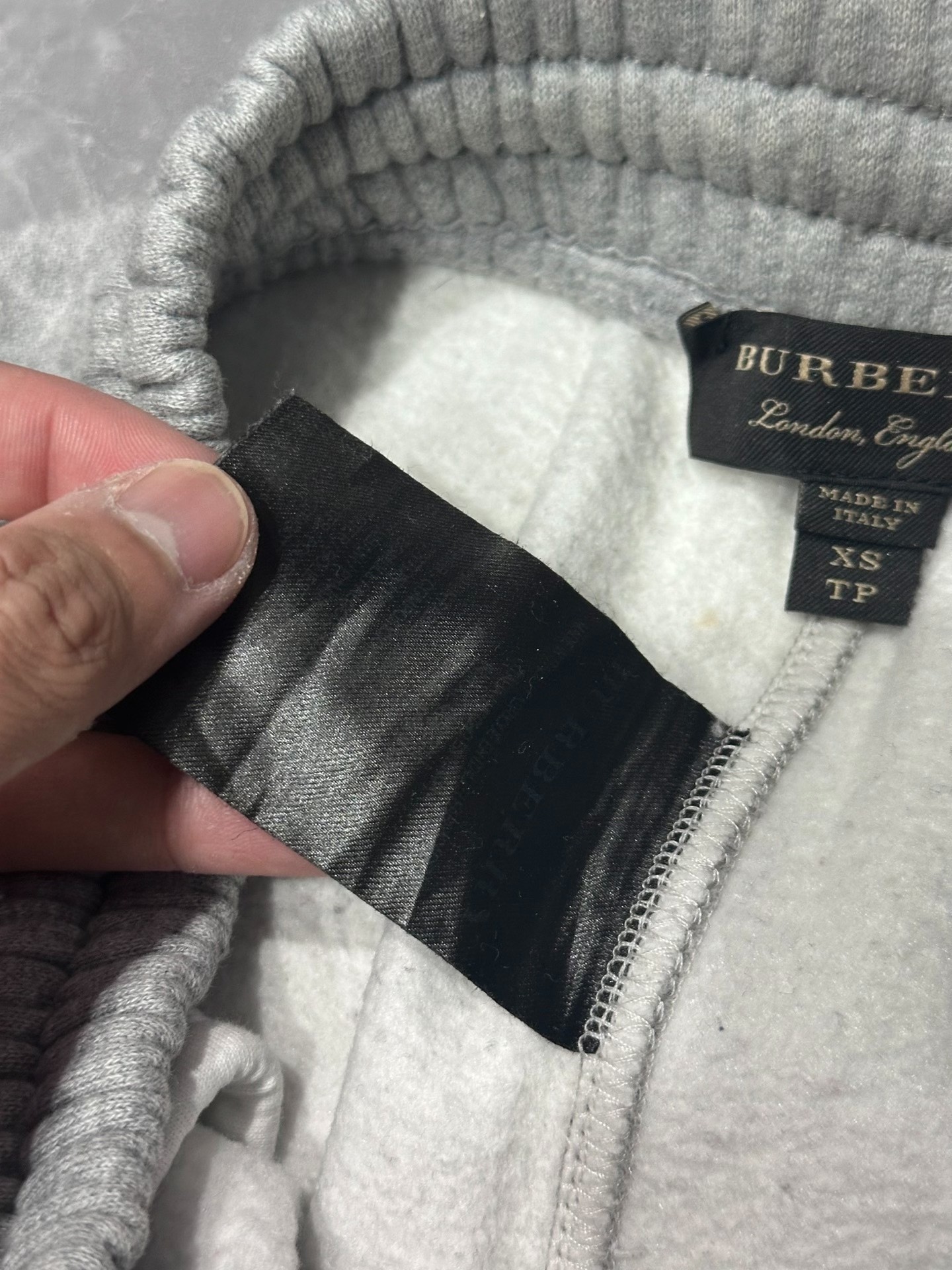 Burberry Rainbow Embroidery Loose Joggers — label
