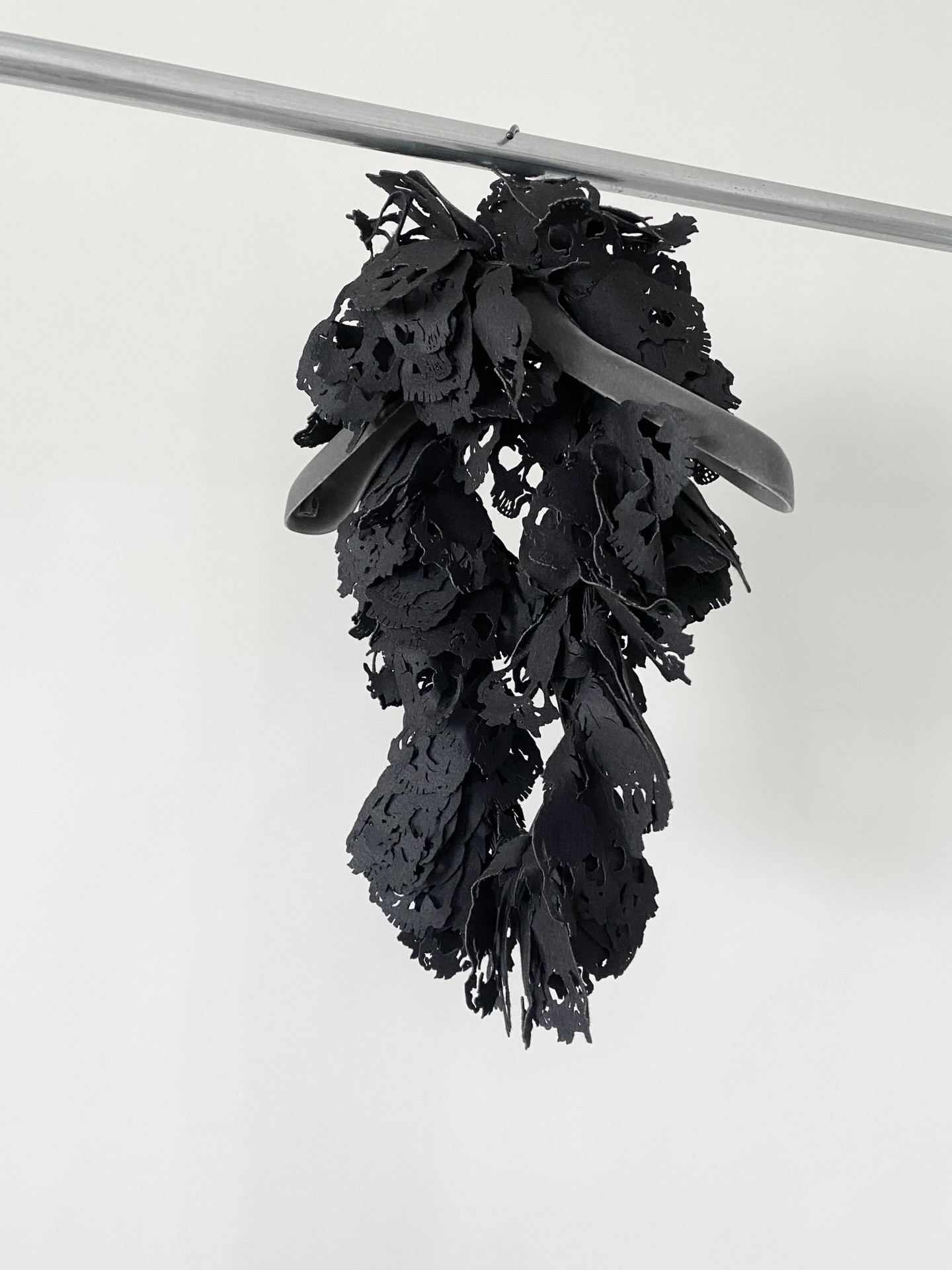 Undercover 2005 Skull Slice Scarf — label