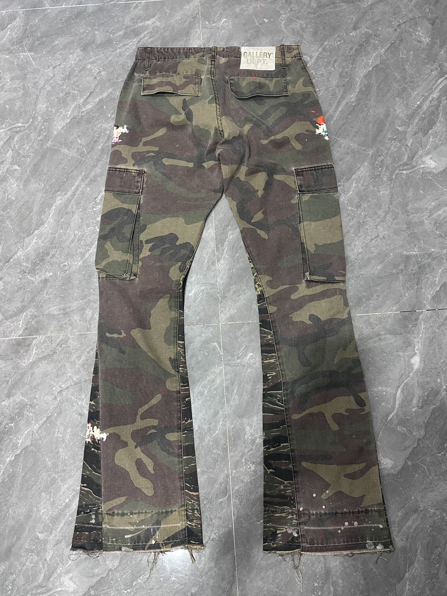 Gallery Dept Camo Flared Cargo Pants — front
