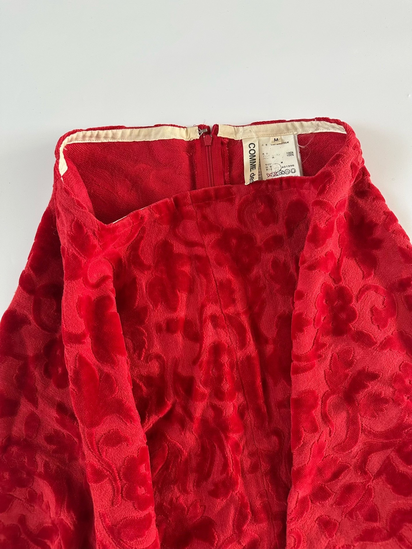 Comme des Garcons 1996 Red Floral Velvet Skirt — detail
