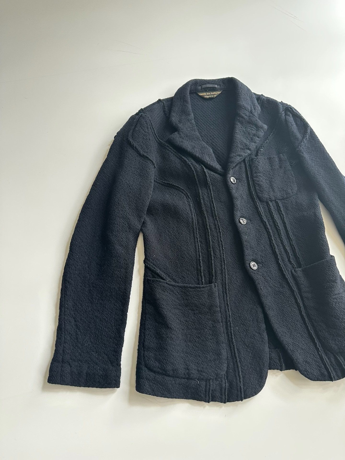 Comme des Garçons 03AW Curve Blazer — detail