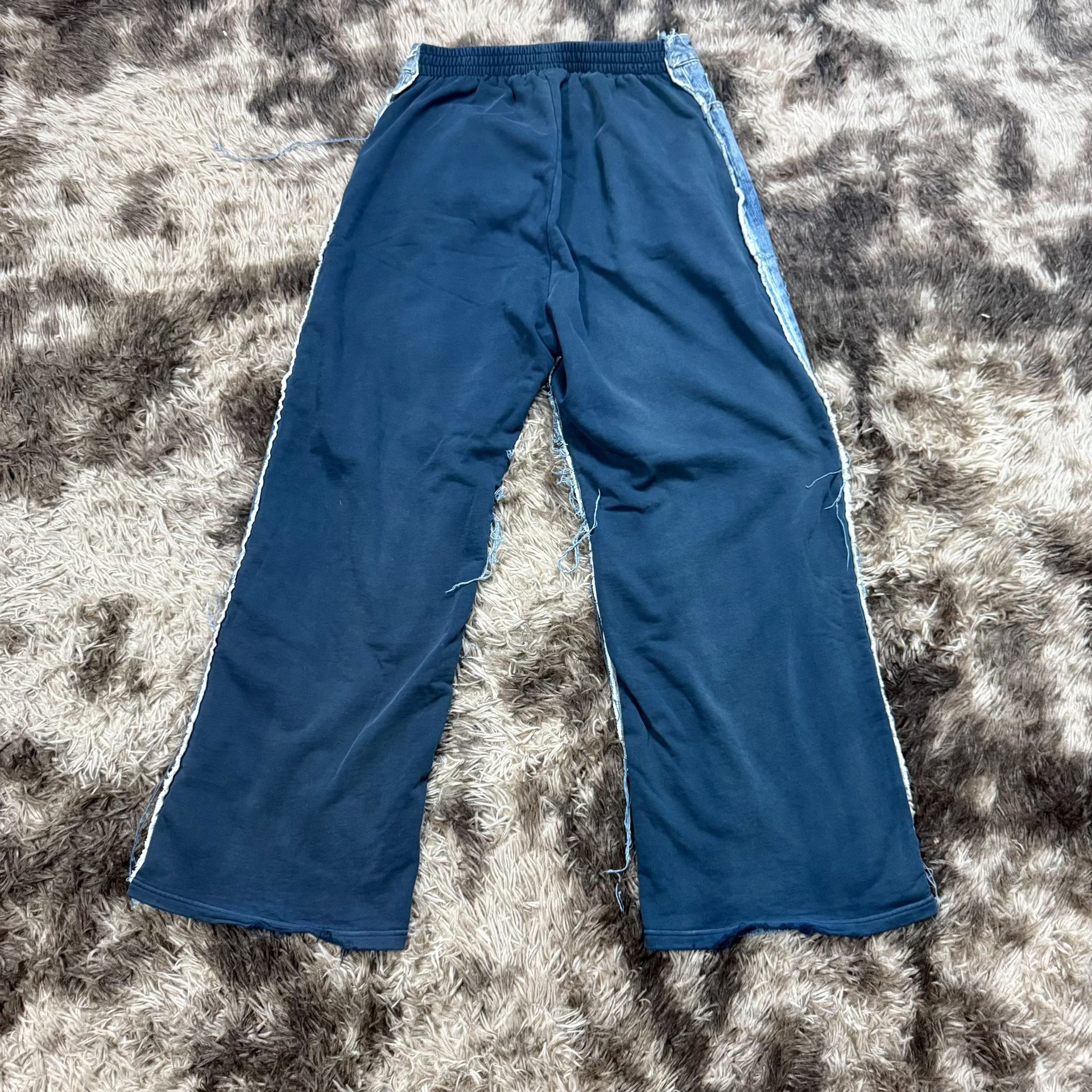Balenciaga FW22 Baggy Denim Jeans — label