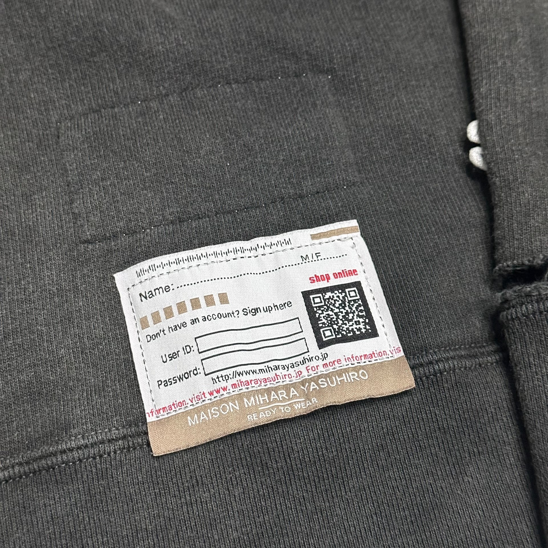 Maison Mihara Yasuhiro Dancing Bears Sweatshirt — detail