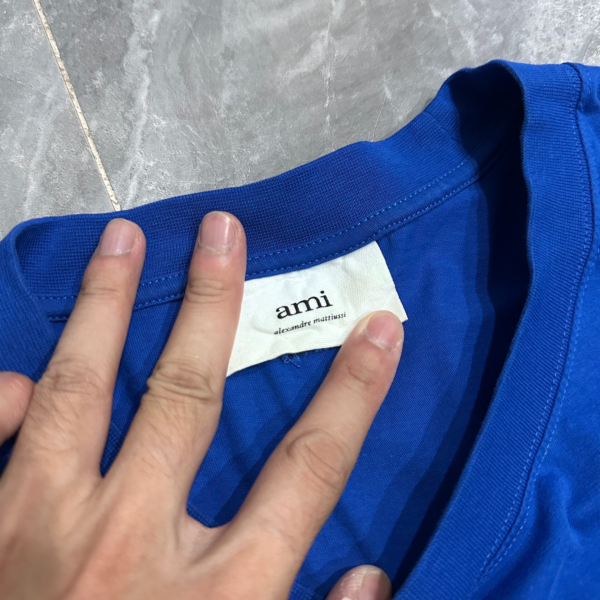 AMI Paris Blue Red Heart T-Shirt — detail
