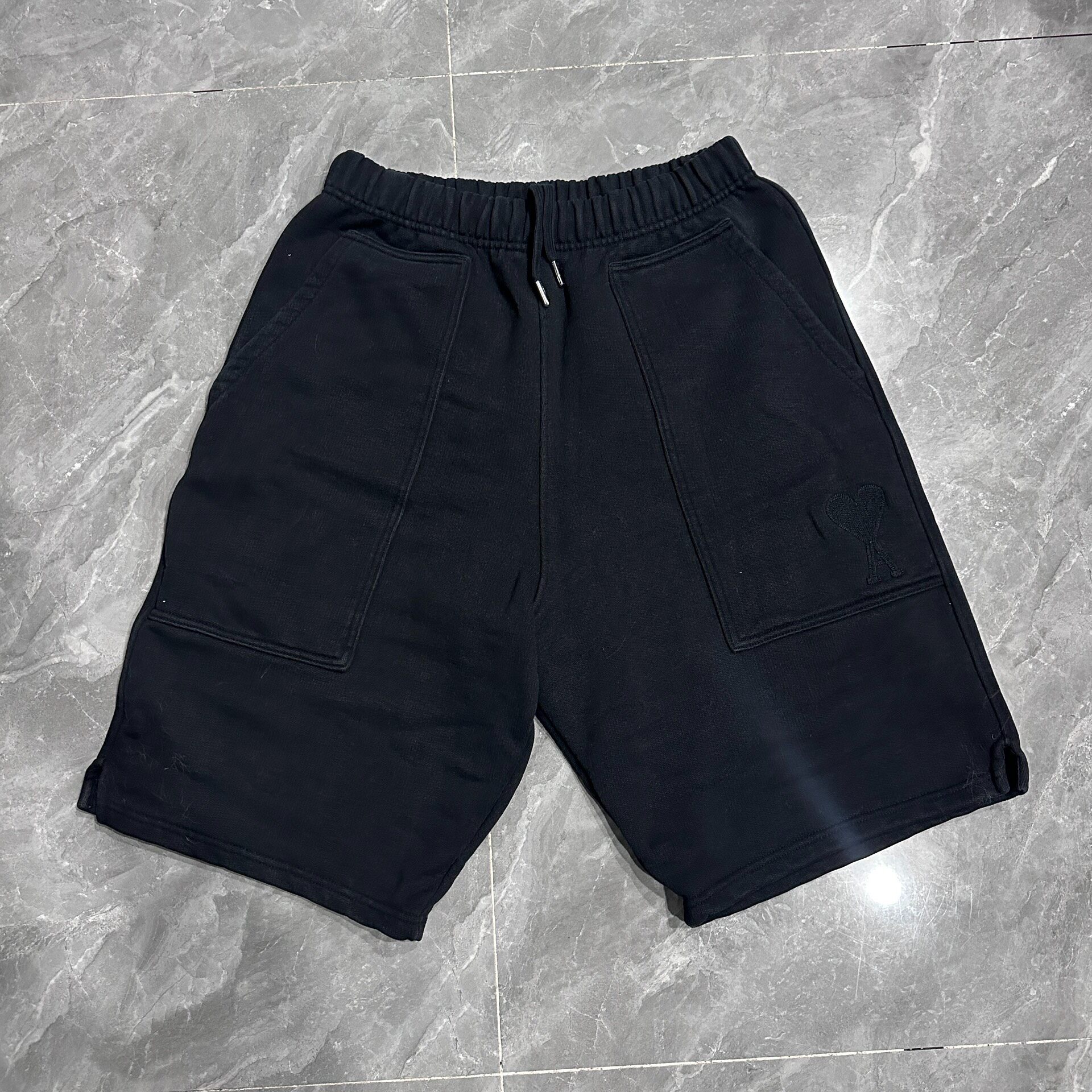 AMI Paris Black Heart Embroidery Sweat Shorts