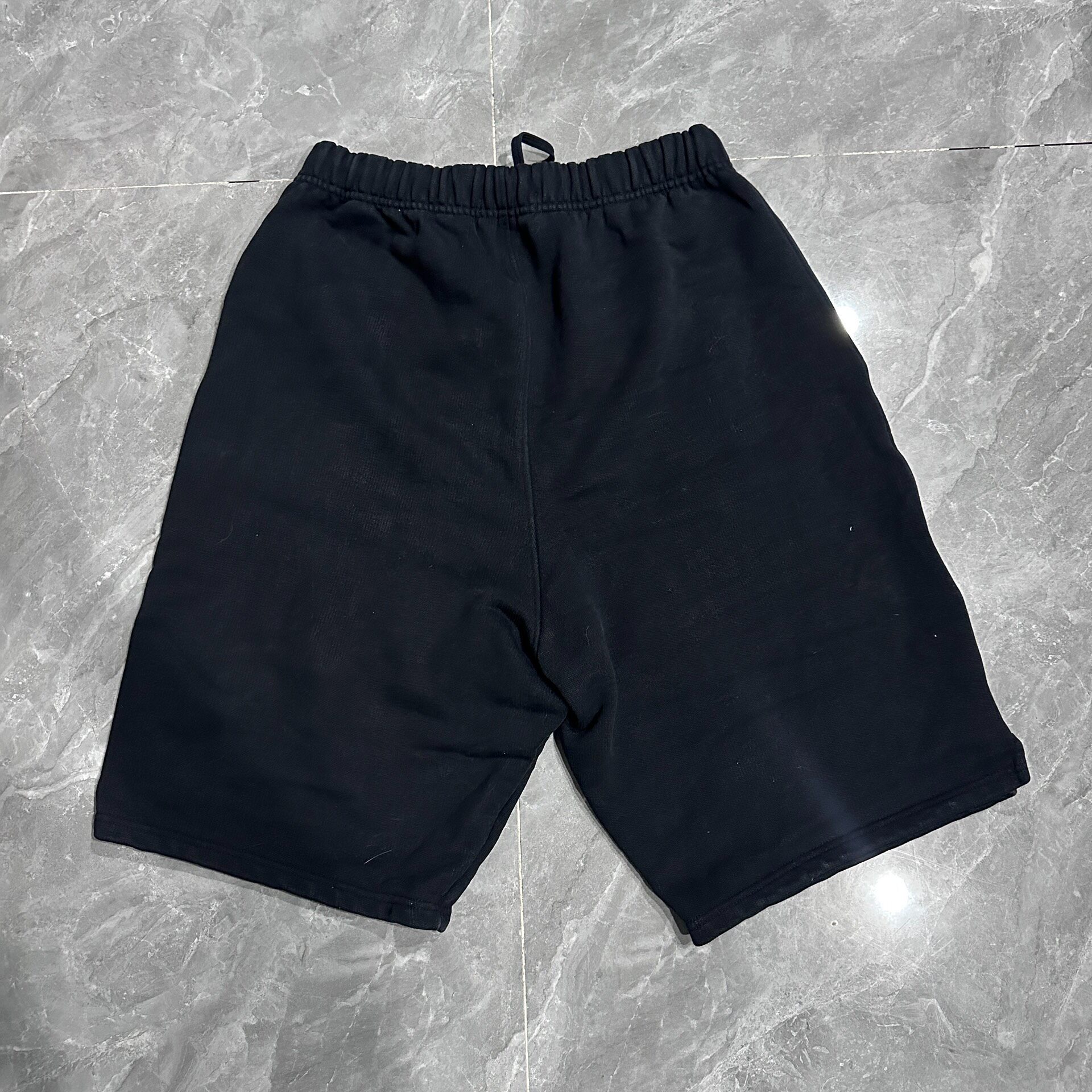AMI Paris Black Heart Embroidery Sweat Shorts — front