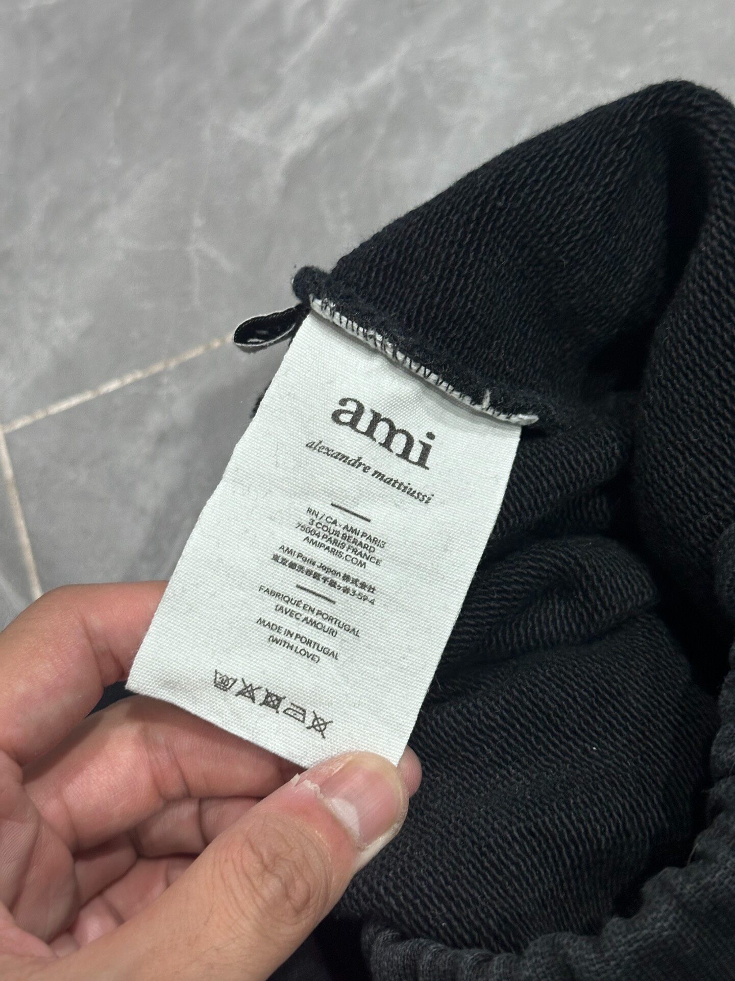 Ami Paris Black Heart Wide-leg Sweatpants — label