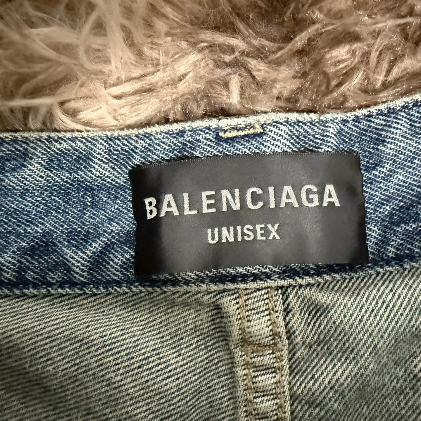 Balenciaga 25SS Distressed Baggy Denim Shorts — detail