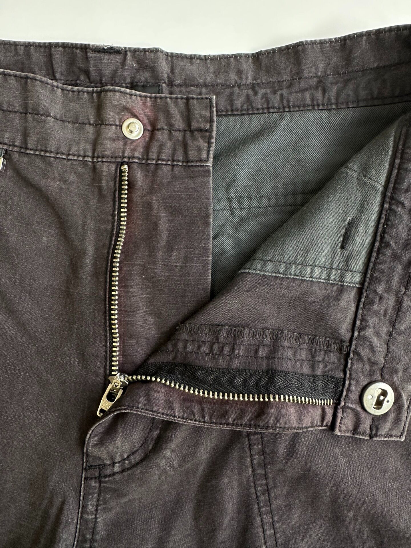 Undercover 2011SS Deconstructed Shorts — label