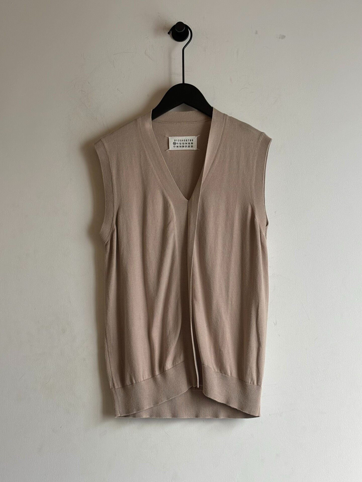 Maison Martin Margiela Beige Knit Vest — detail