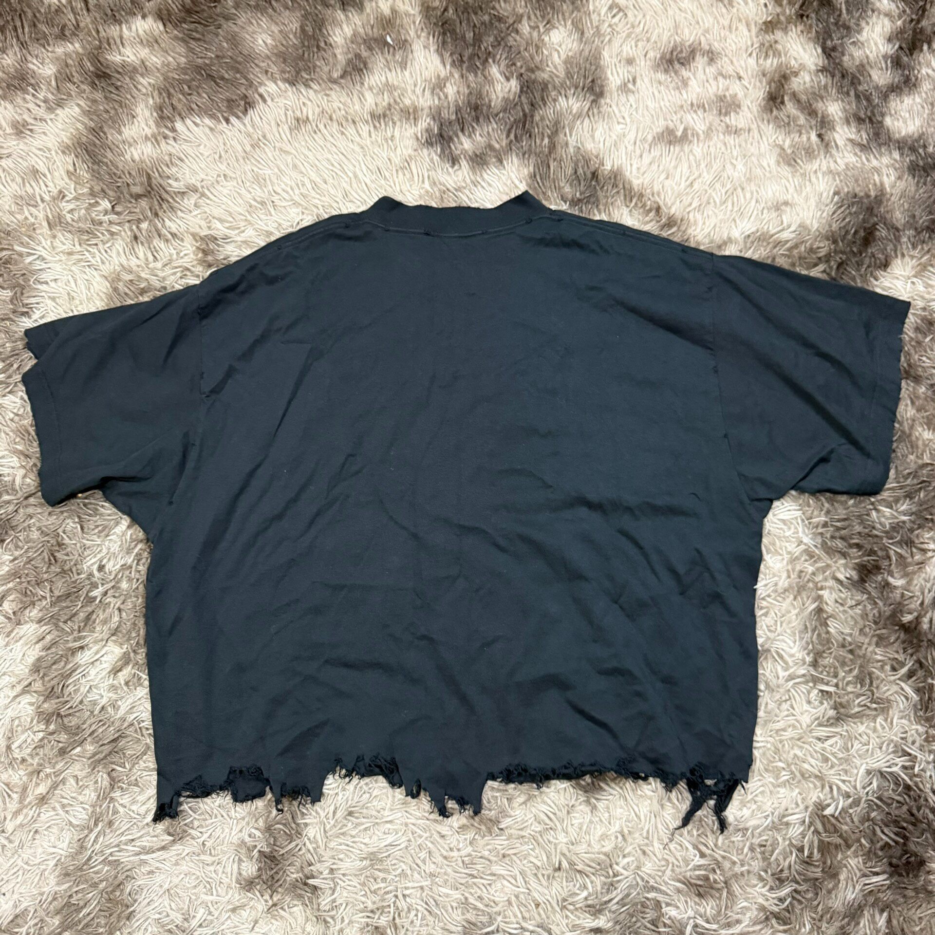 Balenciaga 24ss Distressed Short Sleeve Tee — detail