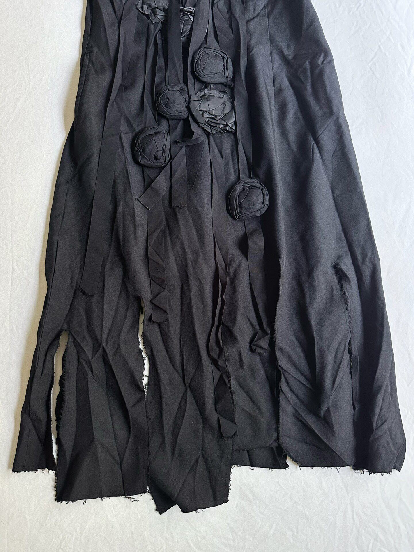 Comme des Garcons Rose Applique Dress — detail