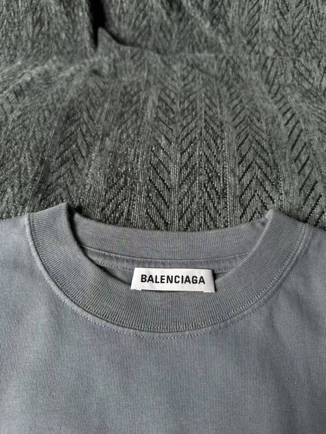 Balenciaga Oversized Gray-Blue Tee — detail
