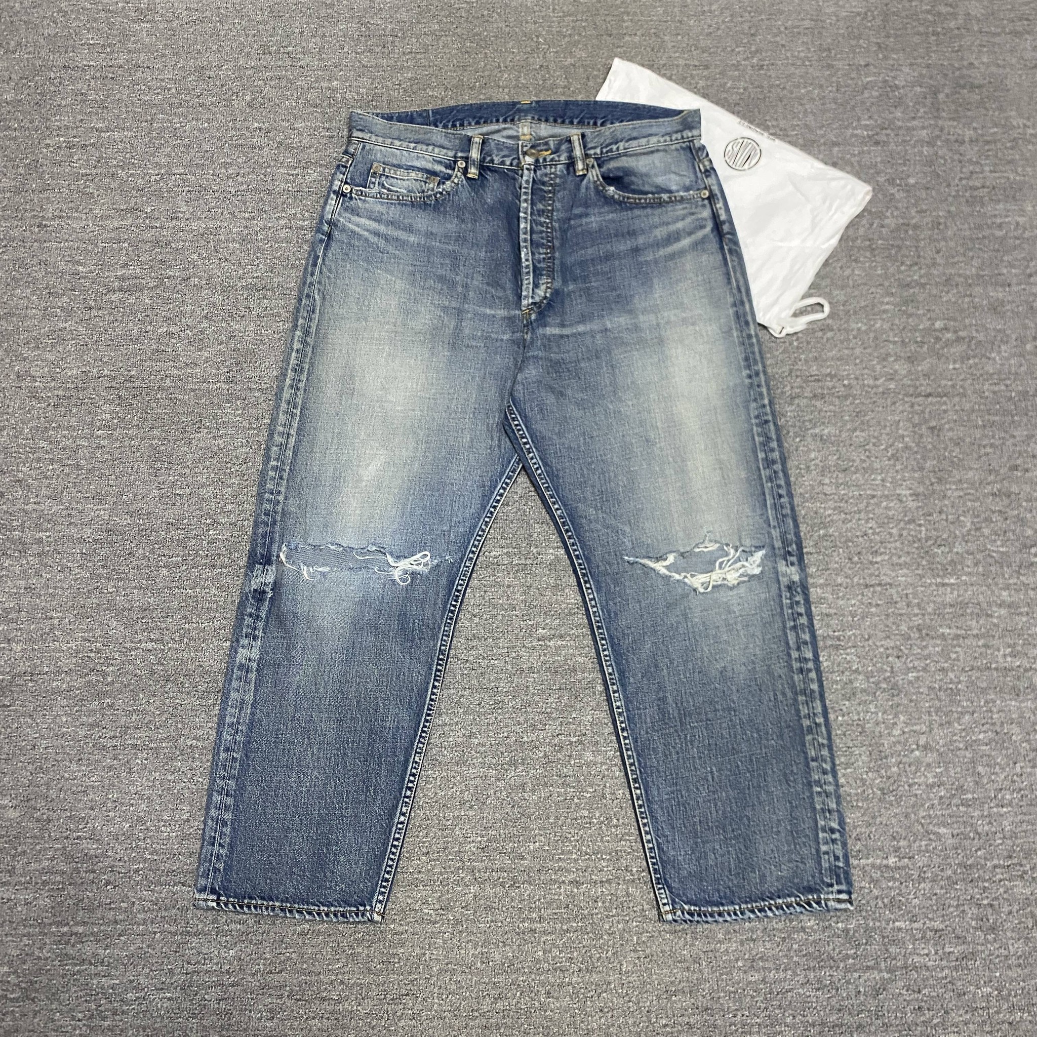 MADNESS 22SS Knee Rip Denim Jeans