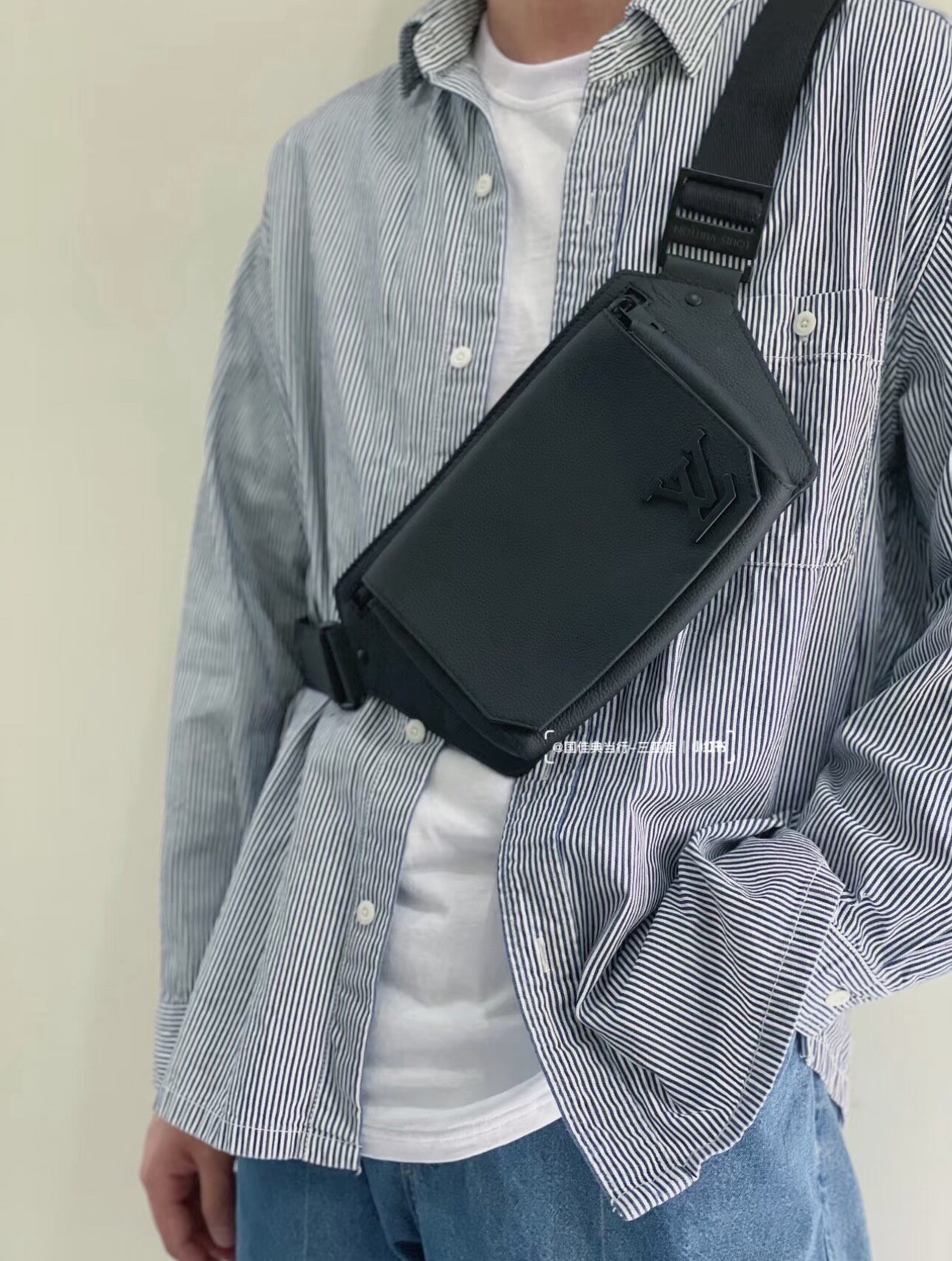 Louis Vuitton Takeoff Sling Bag — detail
