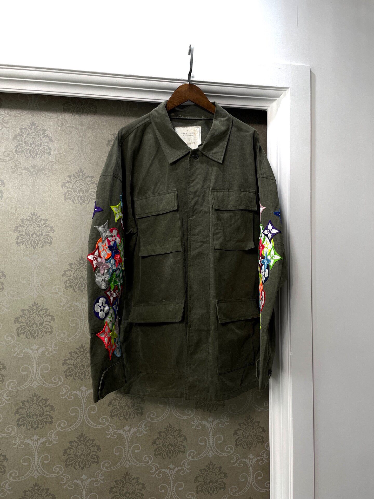 Army Green Jacket With Arm Embroidery