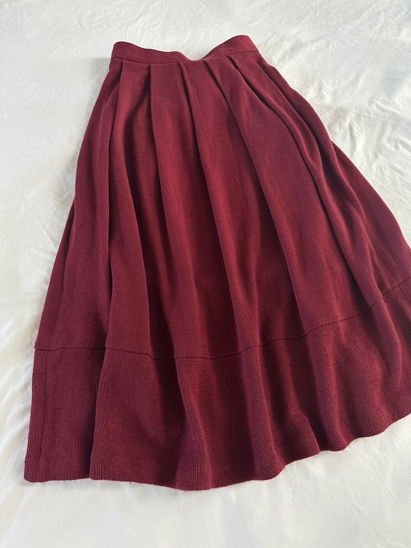 Comme des Garcons Tricot Red Wool Pleated Midi Skirt — detail