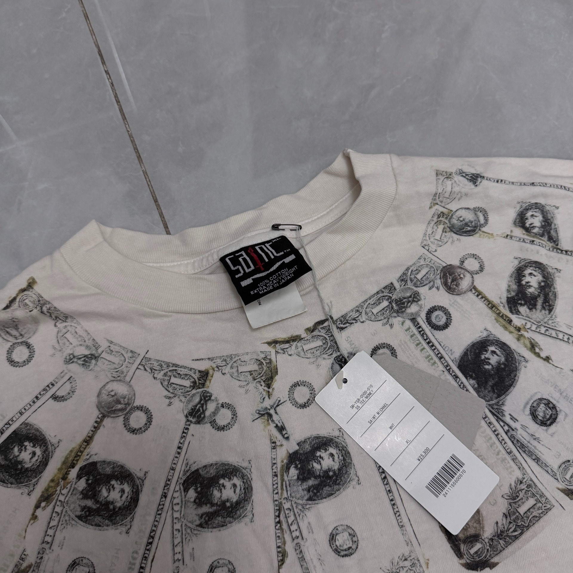 Saint Michael Dollar Print Short Sleeve Tee — detail