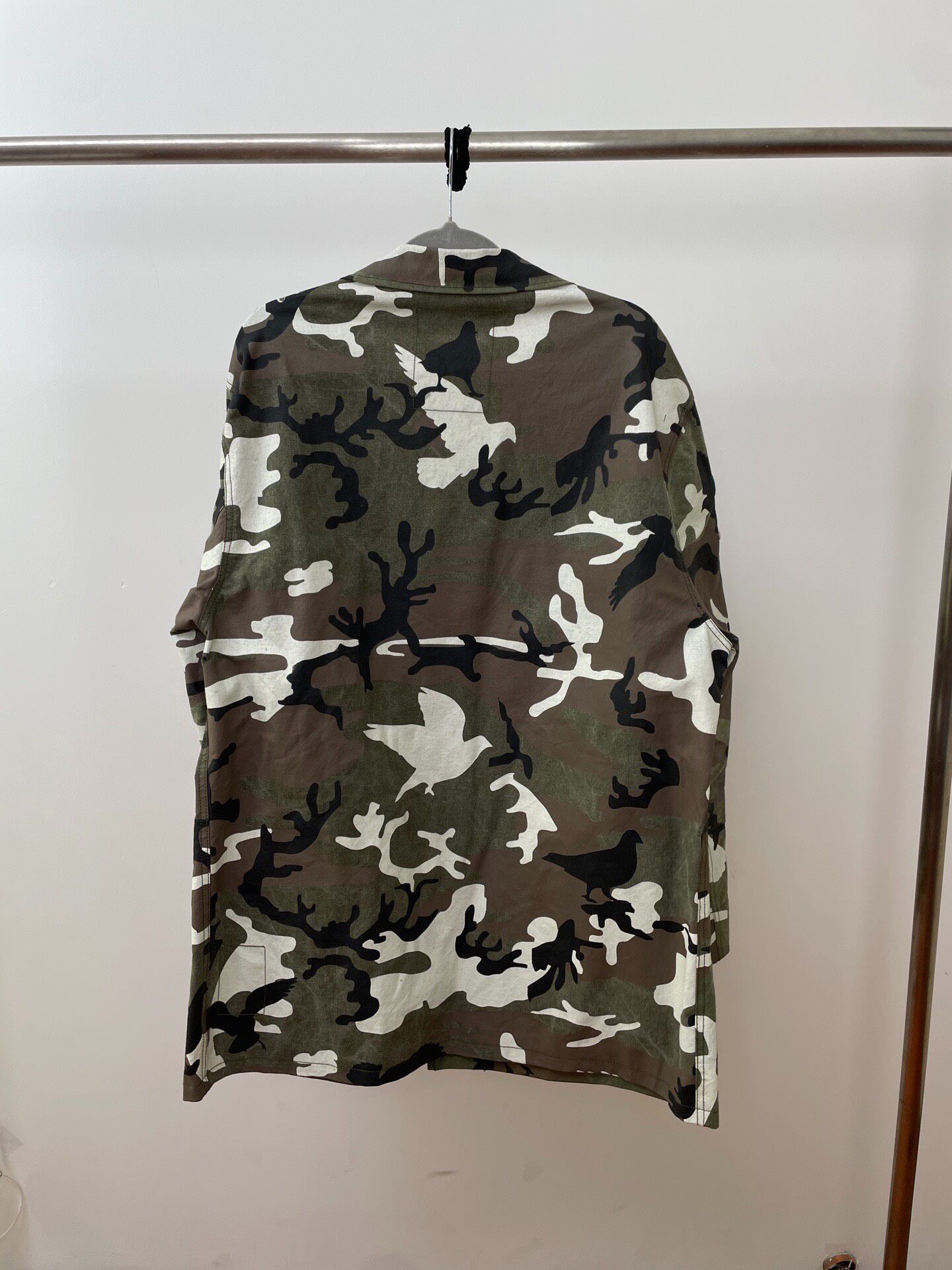 Olive Camouflage Jacket With Patches — detail