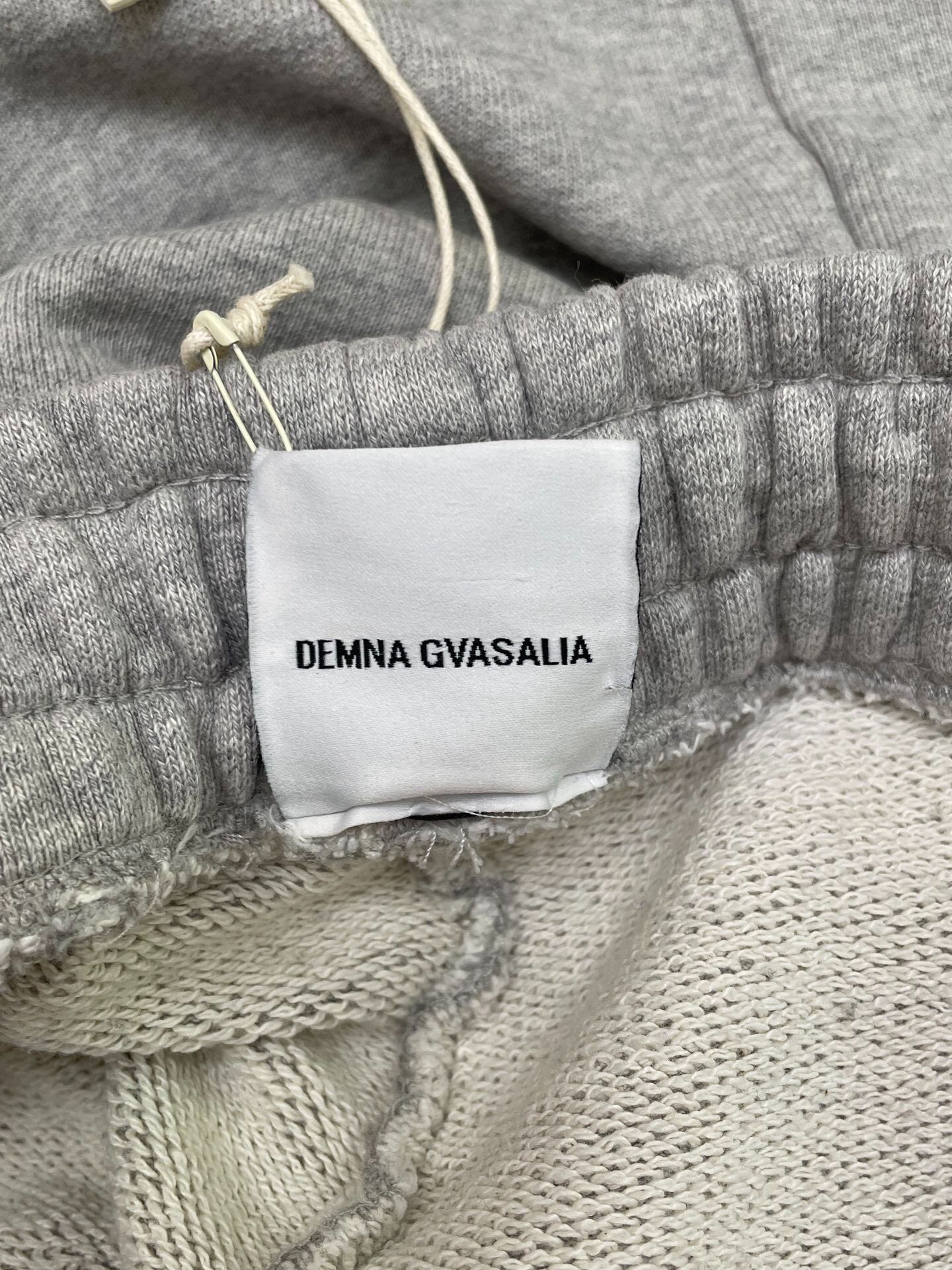 Vetements New Gray Sweatpants — label