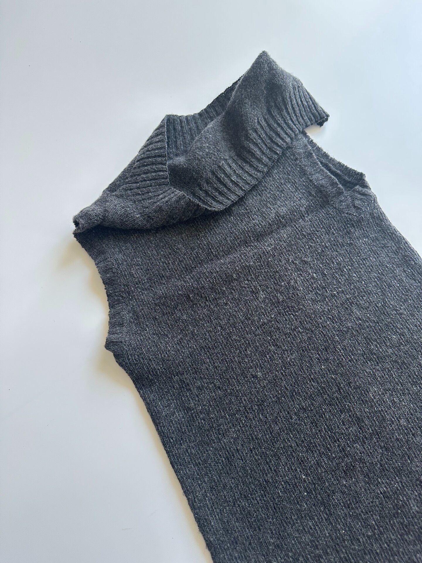 Ann Demeulemeester Asymmetrical Knit Vest — detail