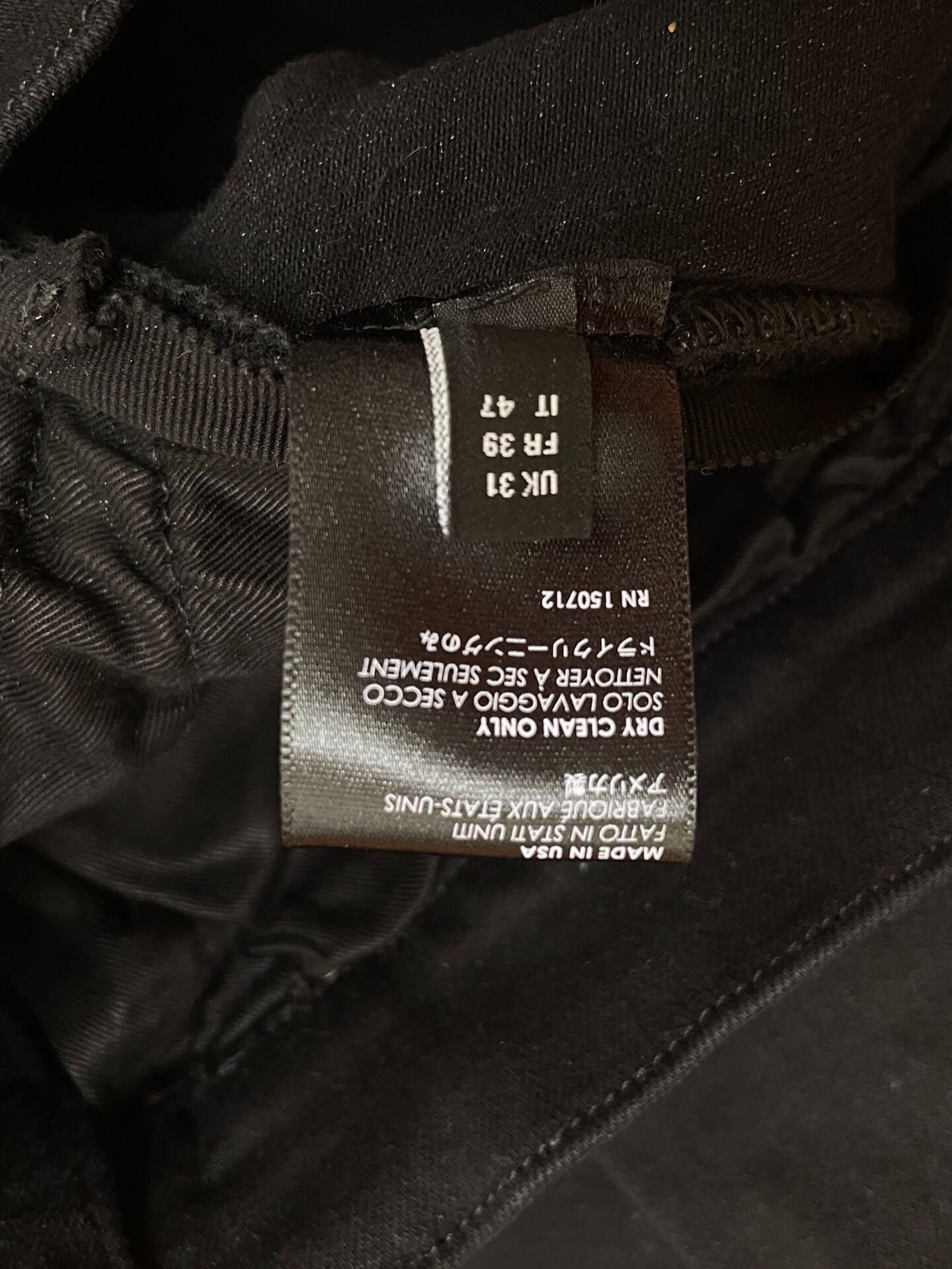 Amiri Black Men's Distressed Skinny Jeans — label