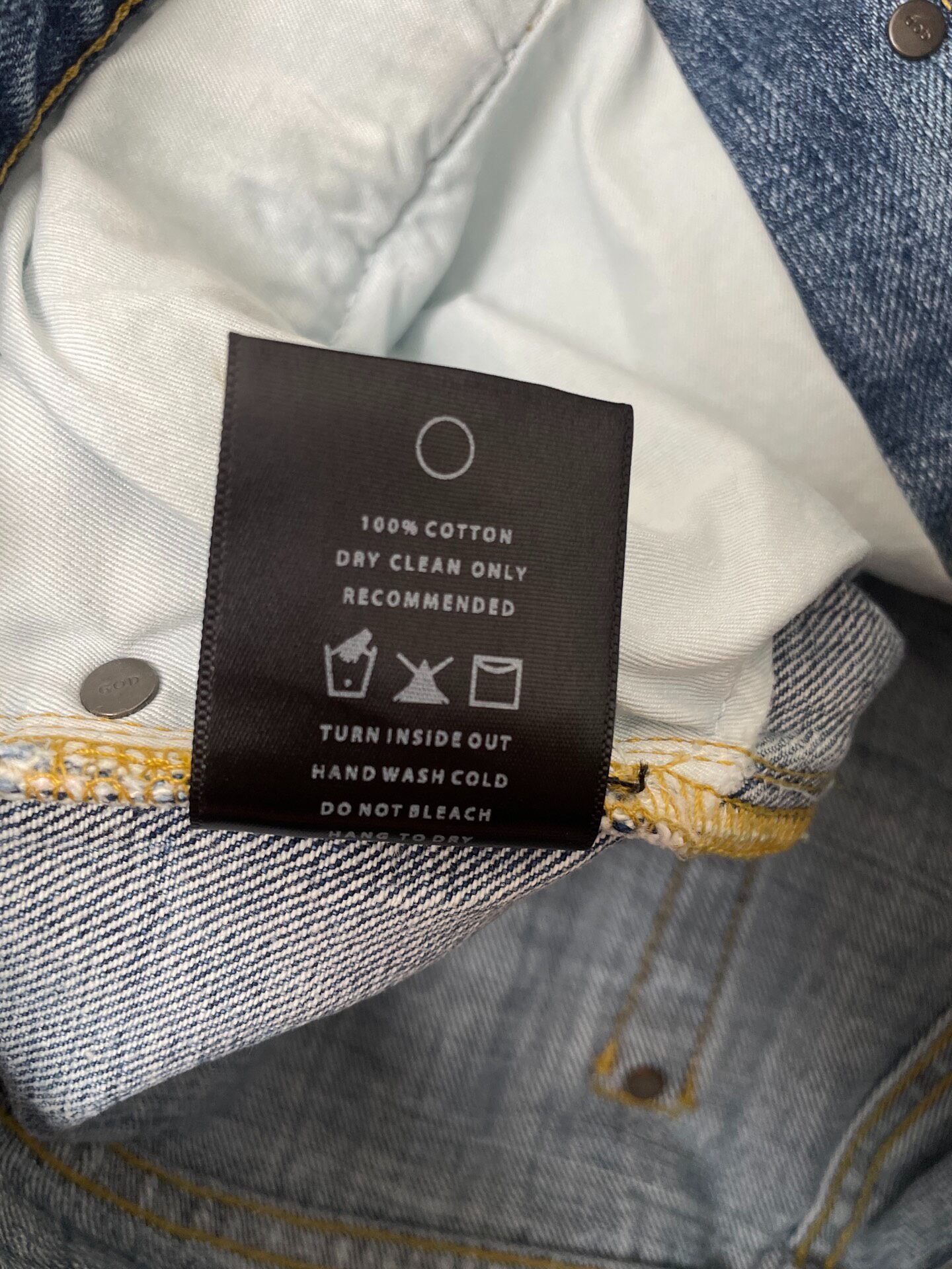 Fear of God 4th Ed Limited Blue Jeans — label