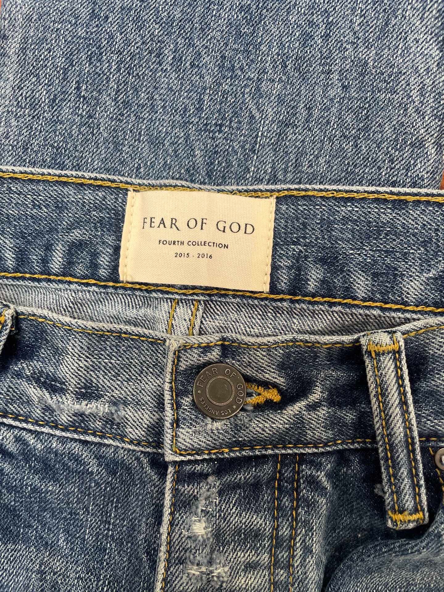 Fear of God 4th Ed Limited Blue Jeans — detail
