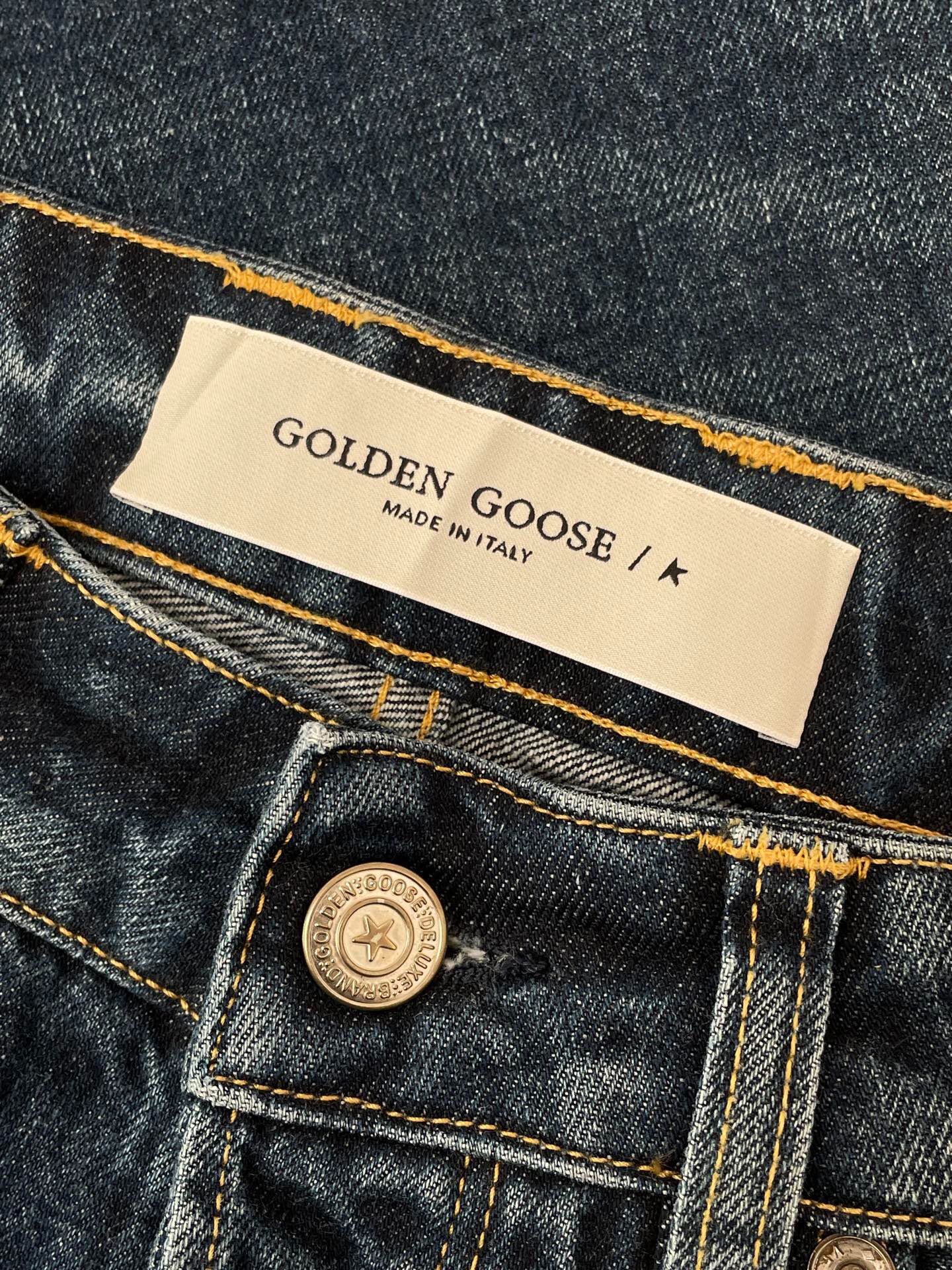 Golden Goose Dark Blue Straight Jeans — detail