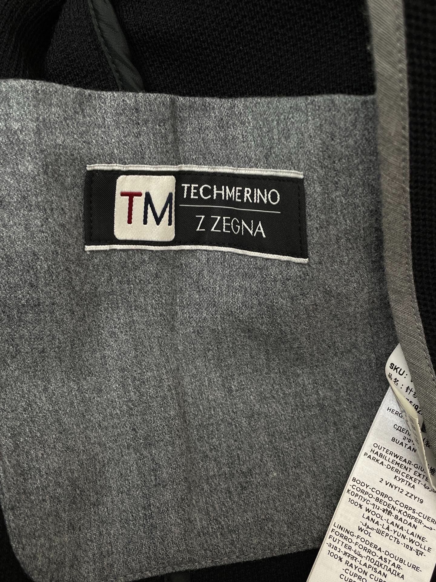Z Zegna Men’s Black Blazer — detail