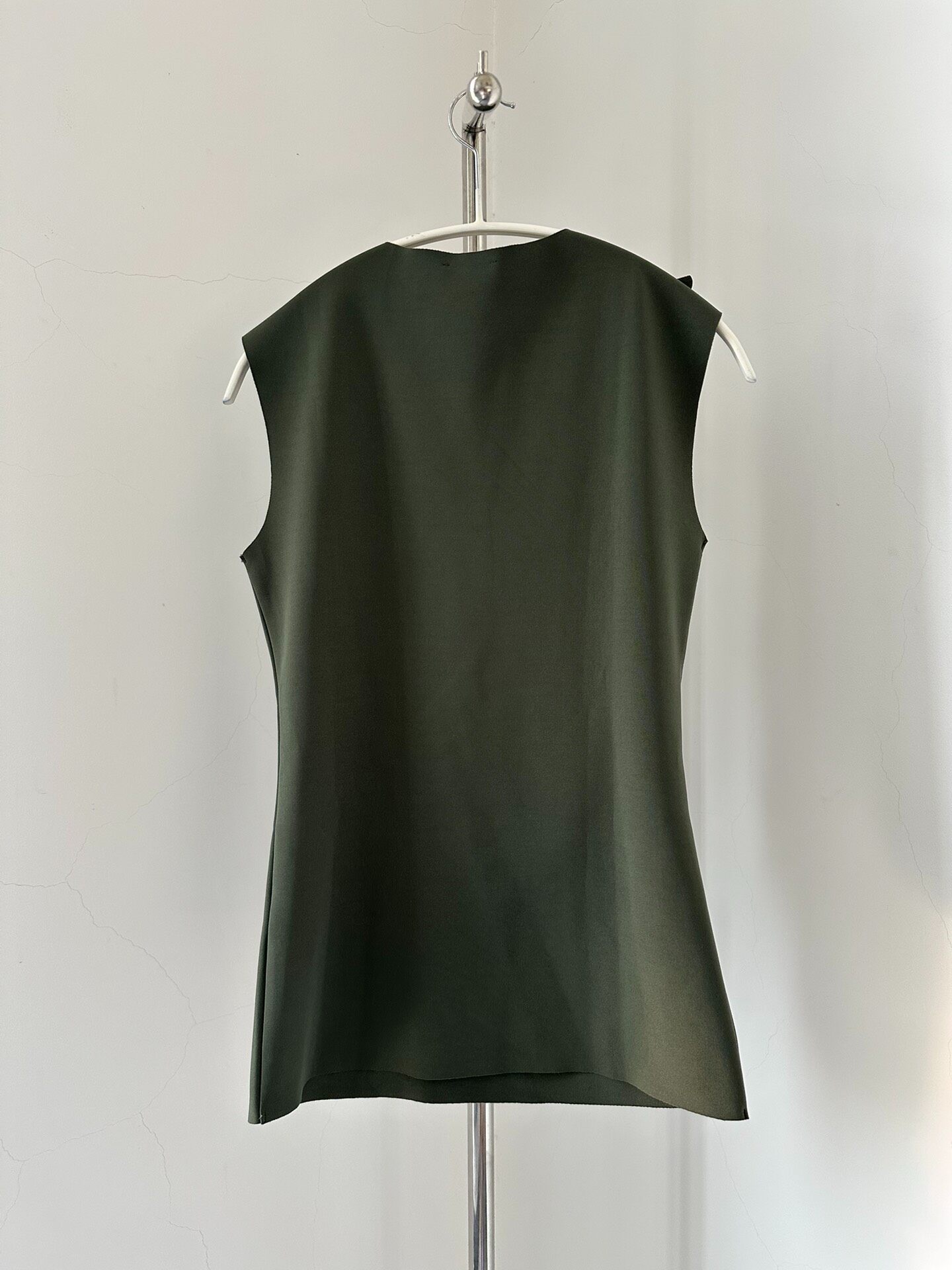 Dries Van Noten 24ss Ruffled Sleeveless Top — label