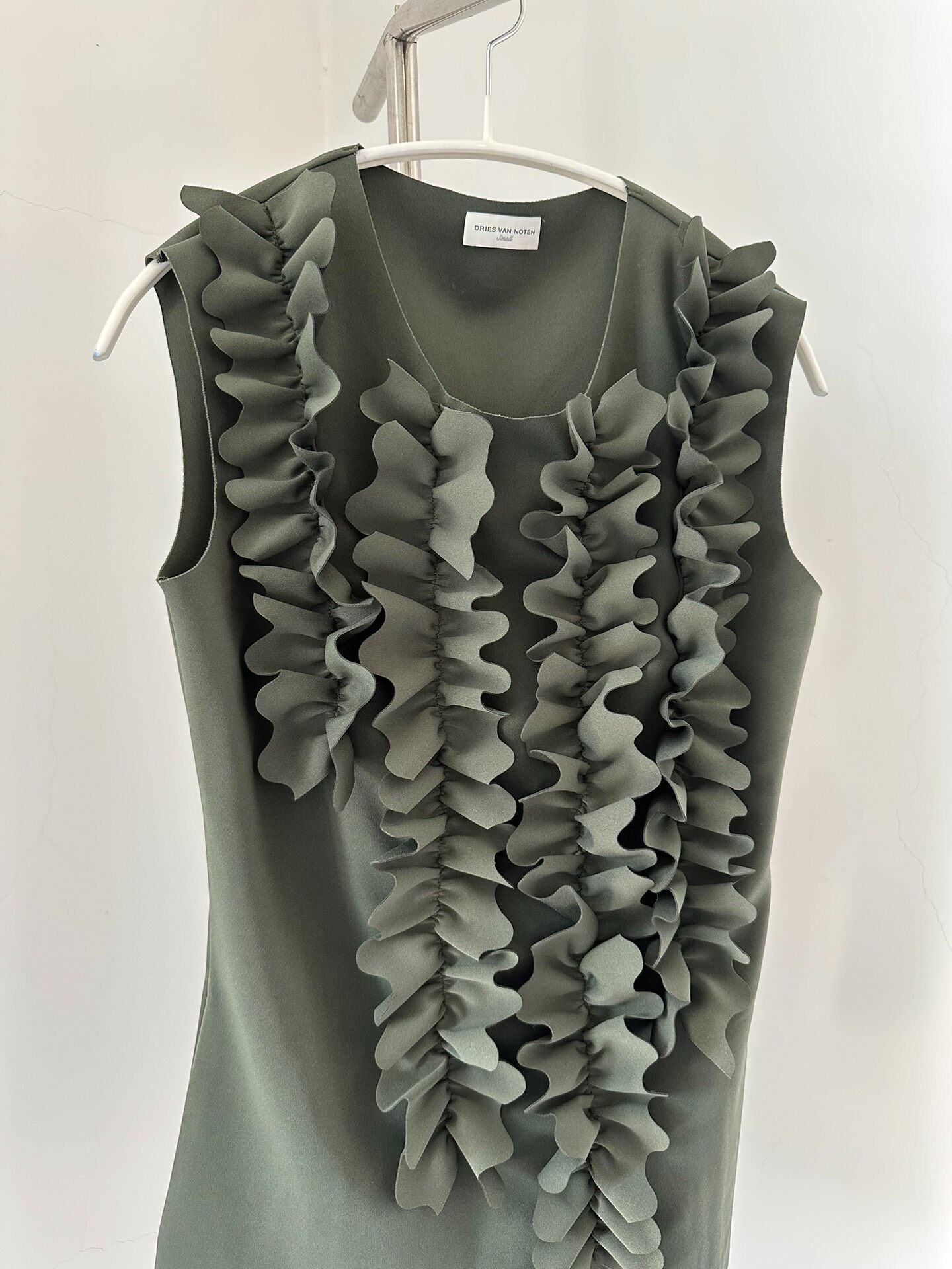Dries Van Noten 24ss Ruffled Sleeveless Top — front