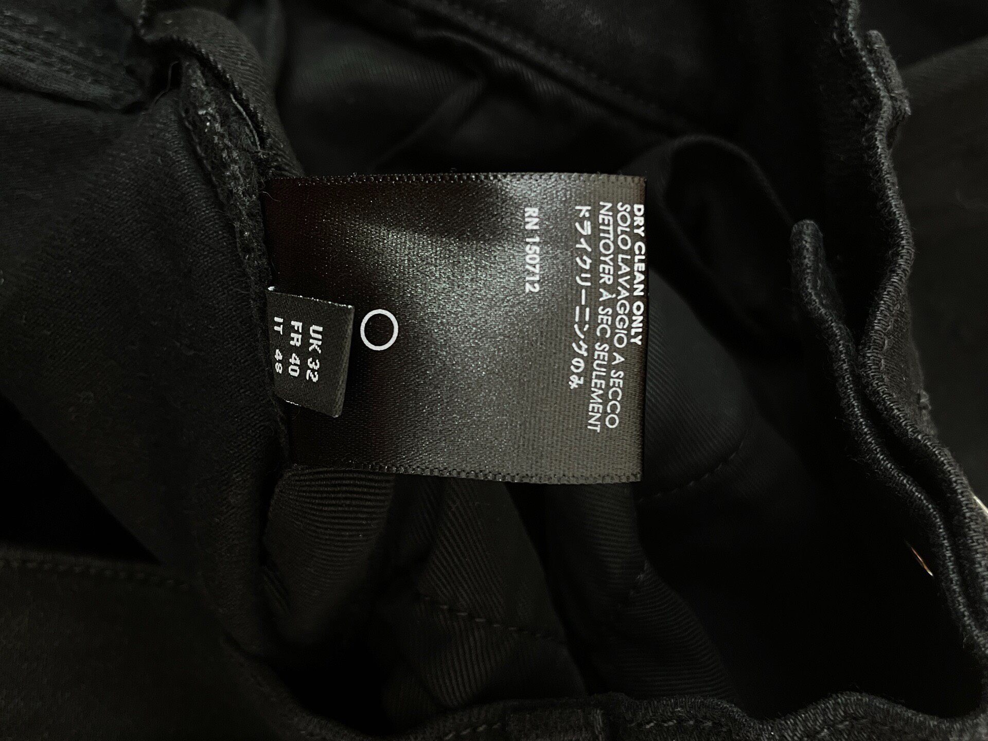 Amiri Black Distressed Slim-fit Jeans — label