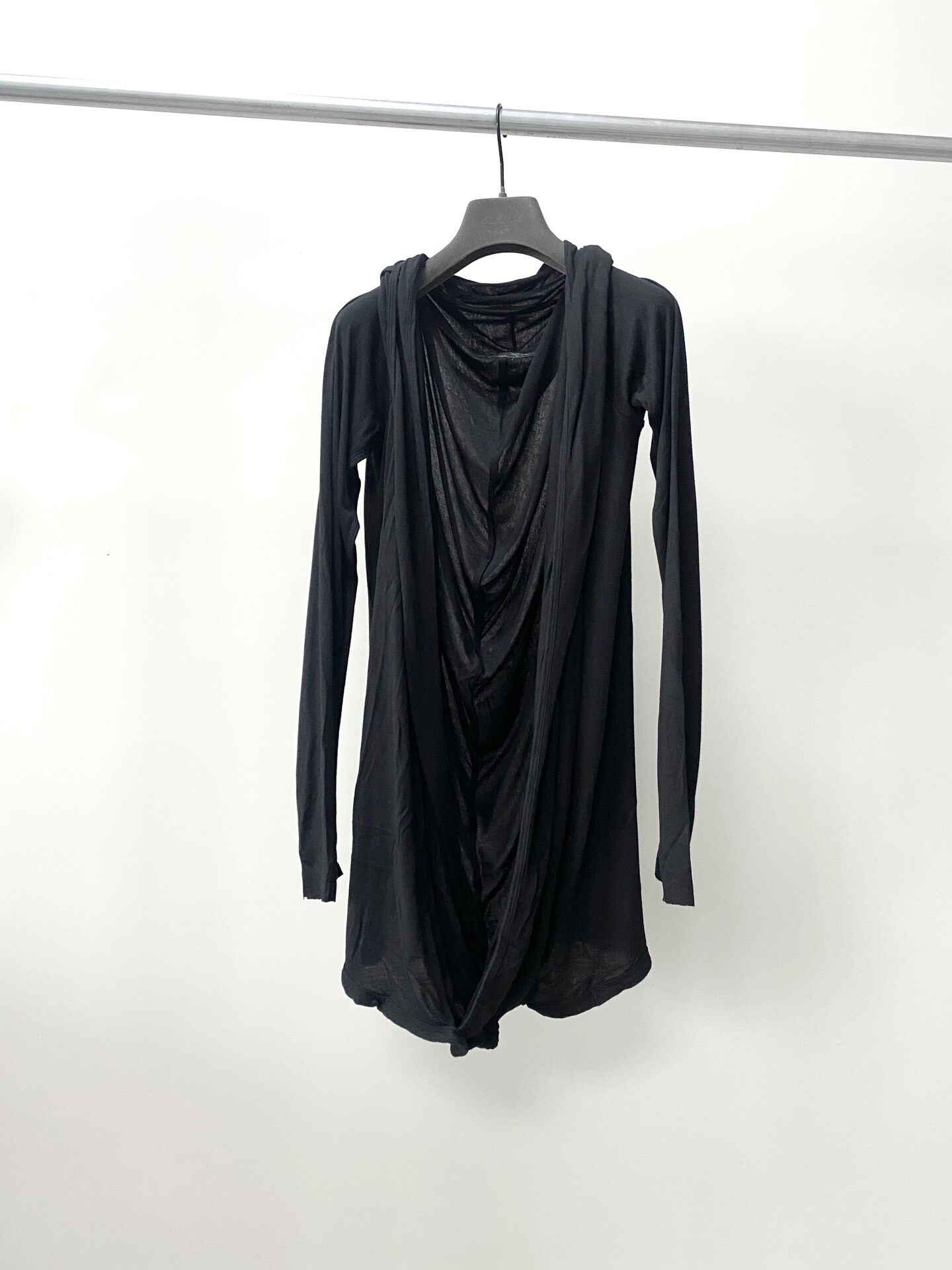 Julius2010 Black Deep V Loose Top — front