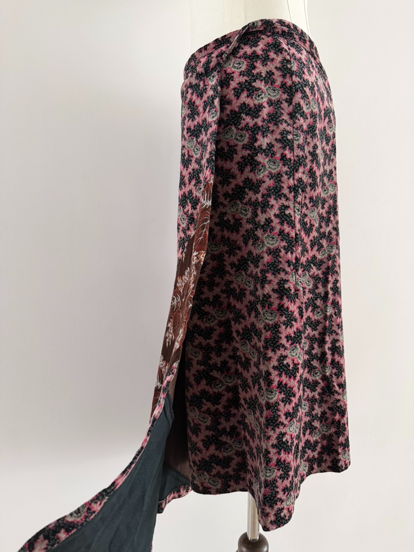Comme des Garçons Patchwork Floral Apron — label