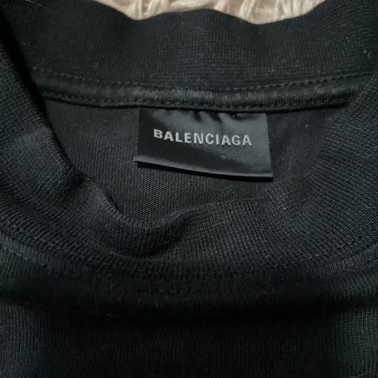 Balenciaga 23SS Embroidered Logo T-Shirt — detail